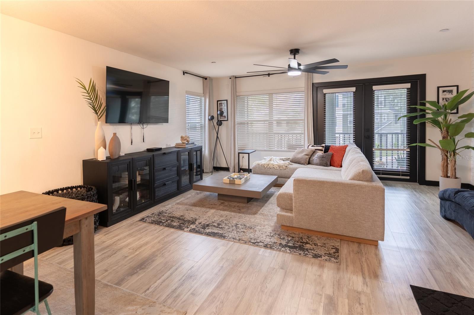 528 VINCINDA CREST WAY — photo 4