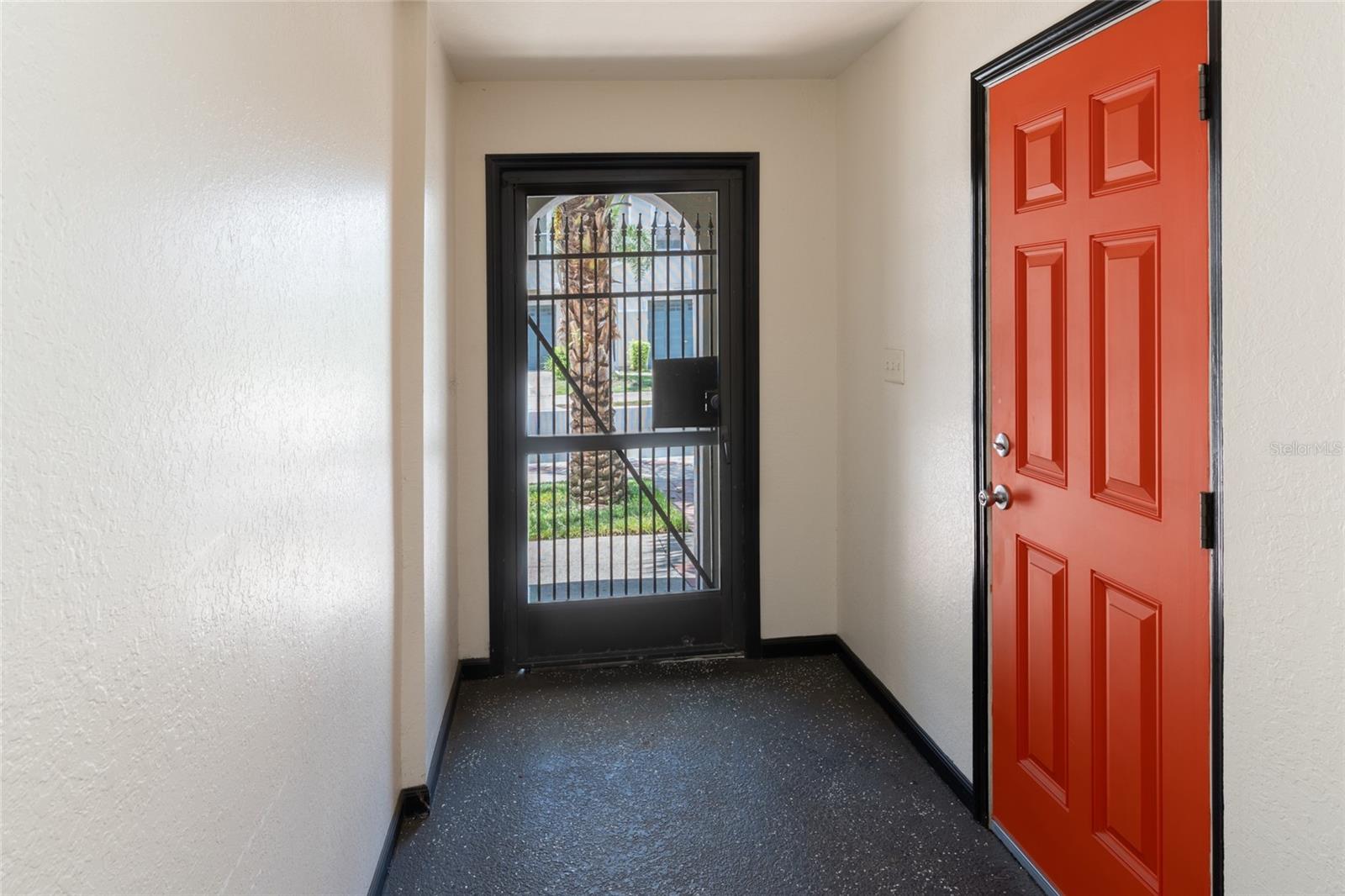 528 VINCINDA CREST WAY — photo 36
