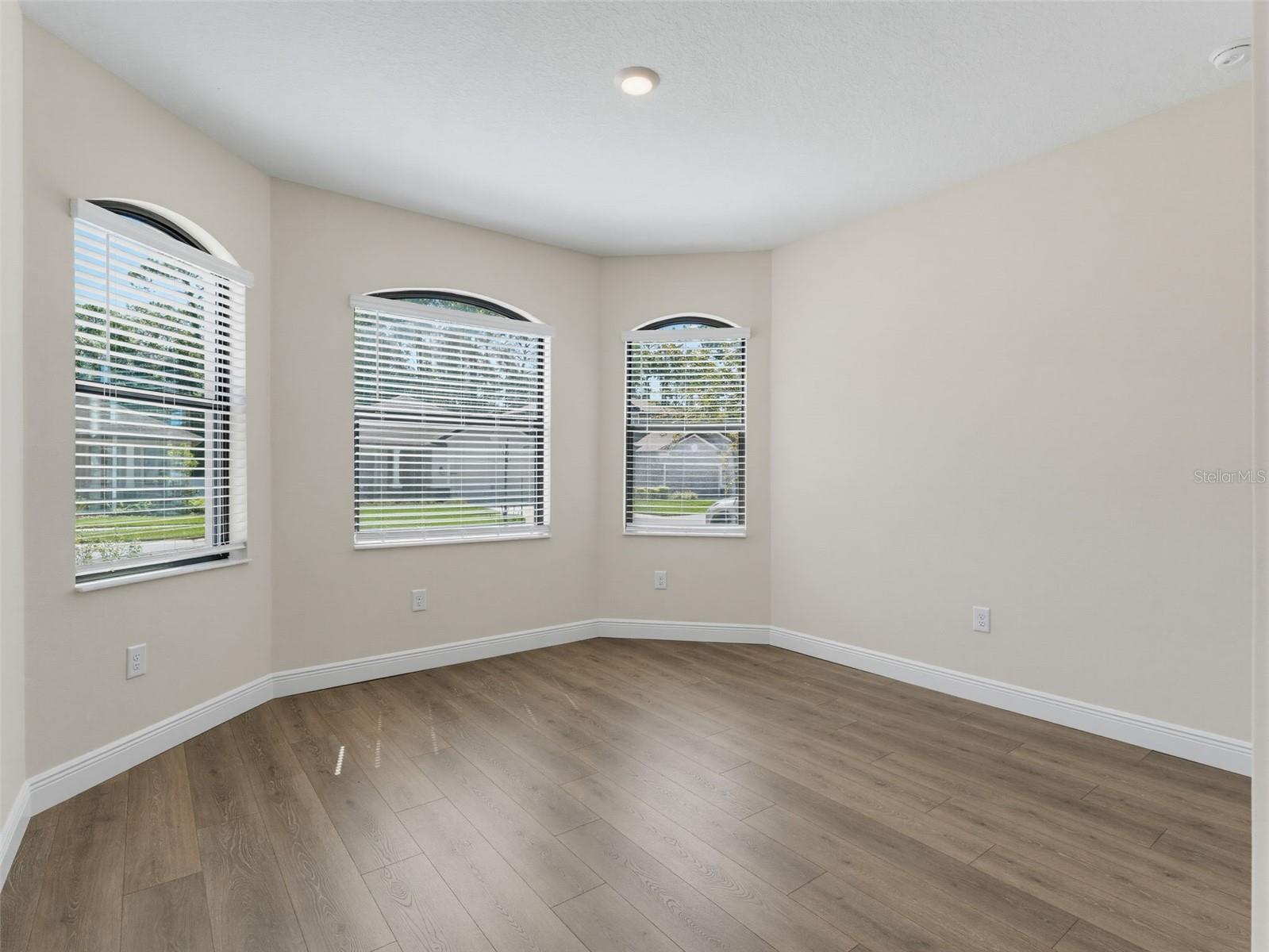 11515 WEAVER HOLLOW RD — photo 28