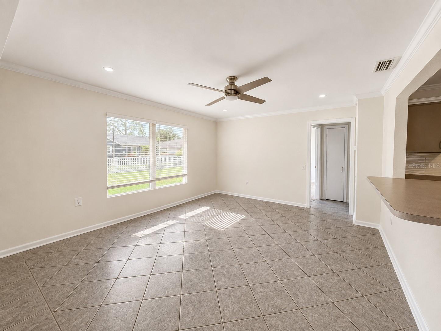 7301 N DARTMOUTH AVE — photo 9
