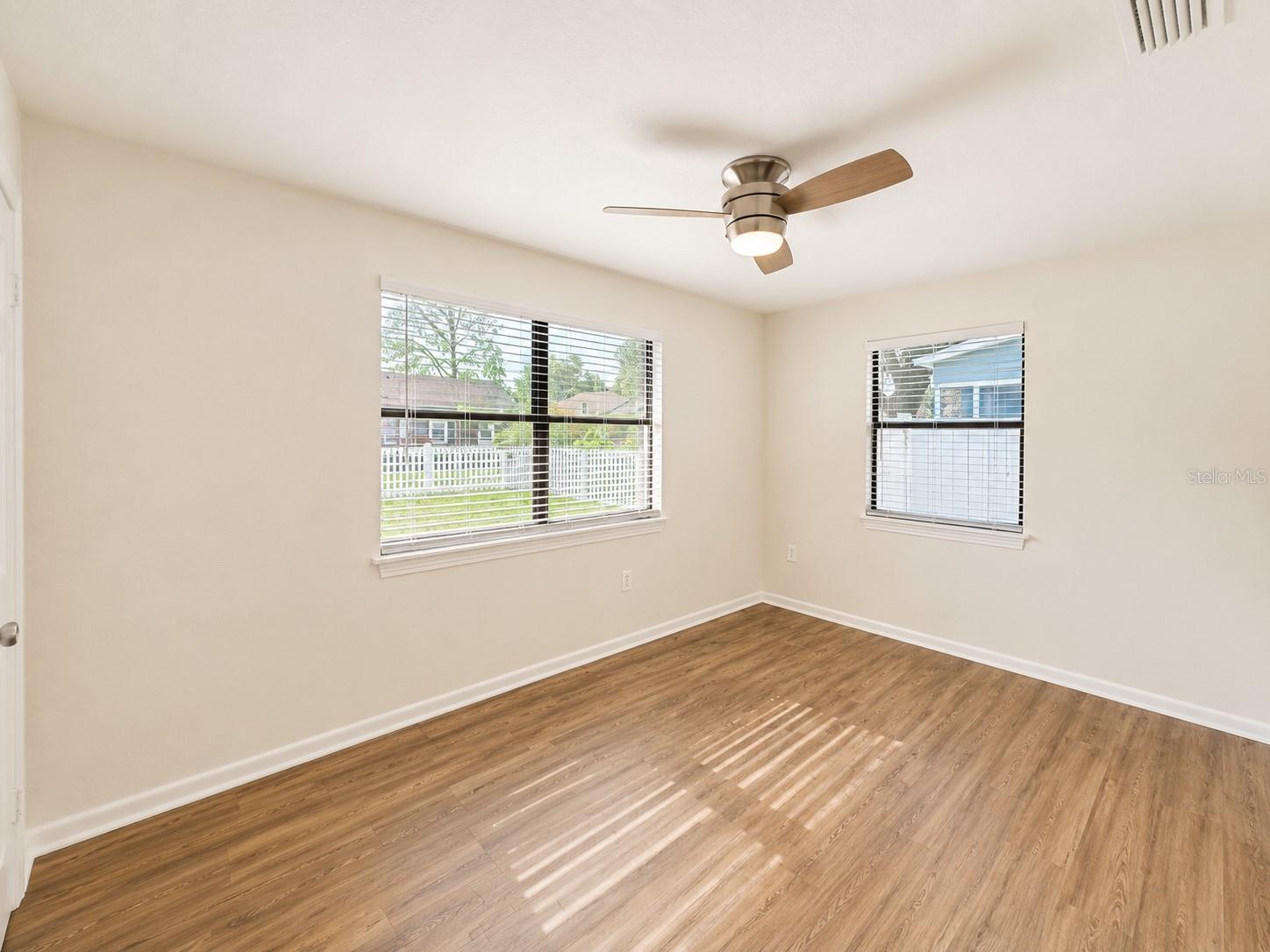 7301 N DARTMOUTH AVE — photo 10