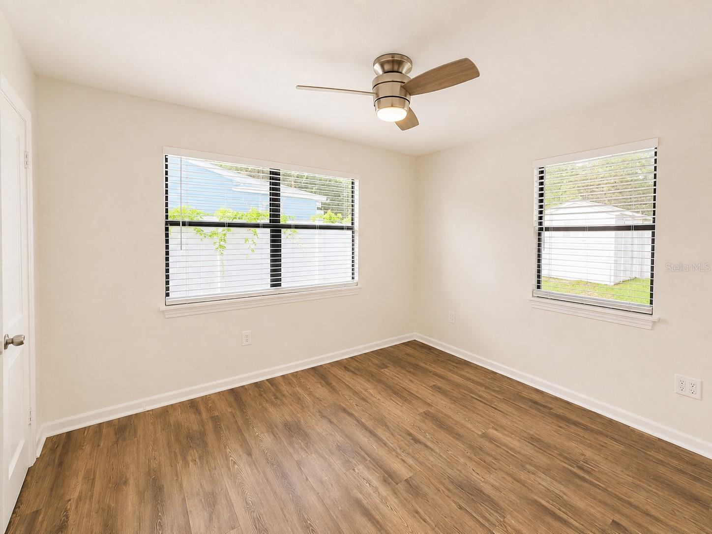 7301 N DARTMOUTH AVE — photo 12
