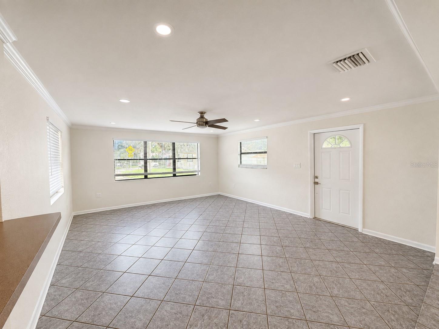 7301 N DARTMOUTH AVE — photo 8