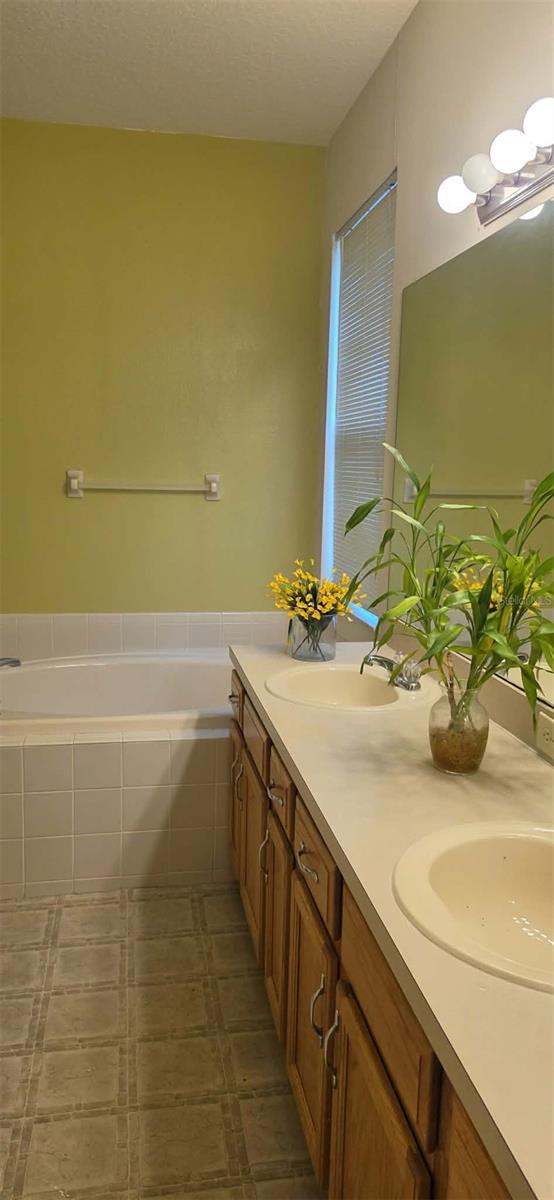 3233 DOWNAN POINT DR — photo 31