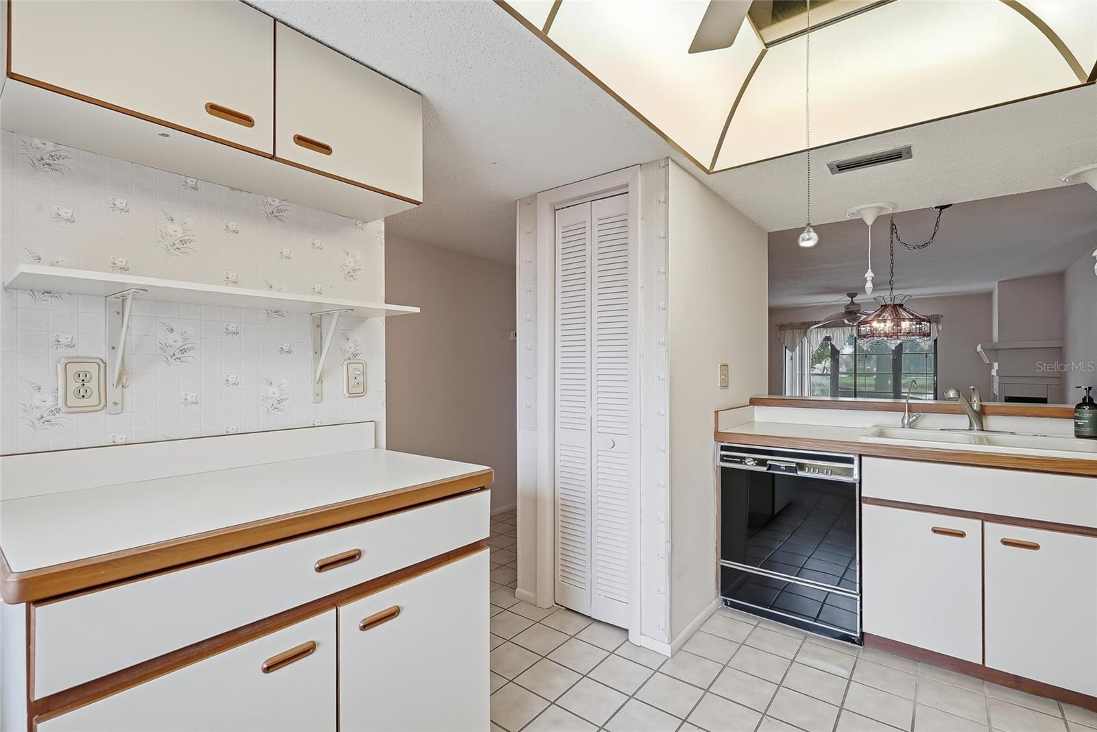 205 MARTHA LN #205 — photo 14