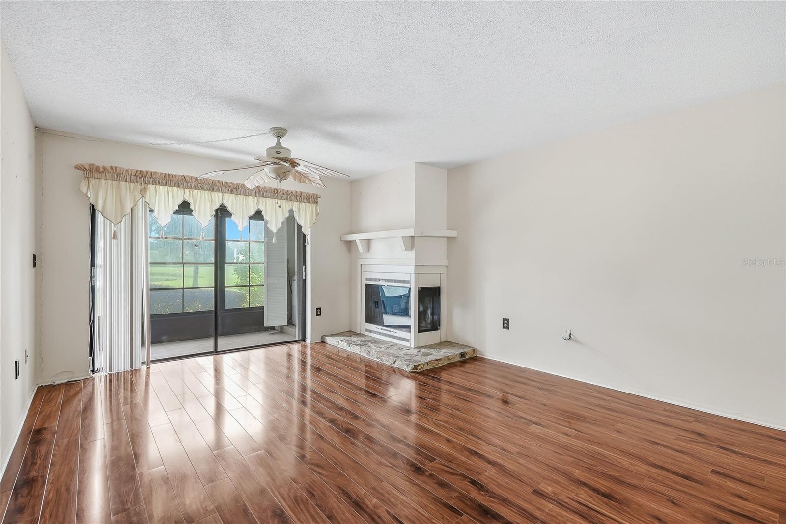 205 MARTHA LN #205 — photo 8