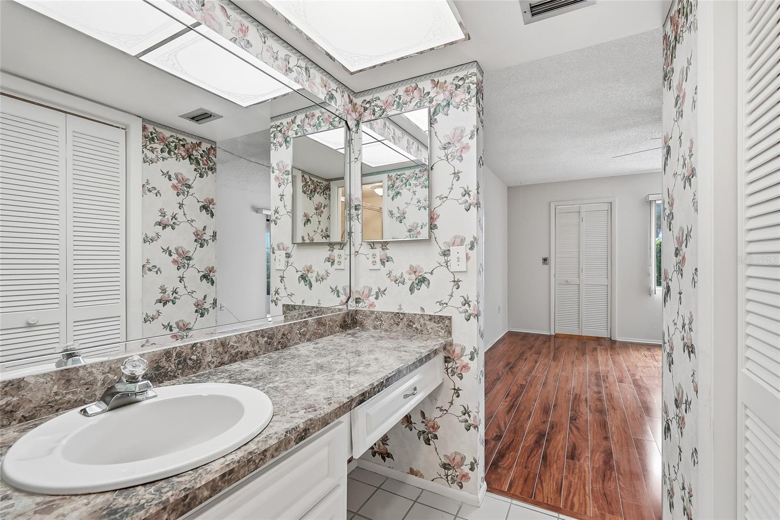 205 MARTHA LN #205 — photo 23