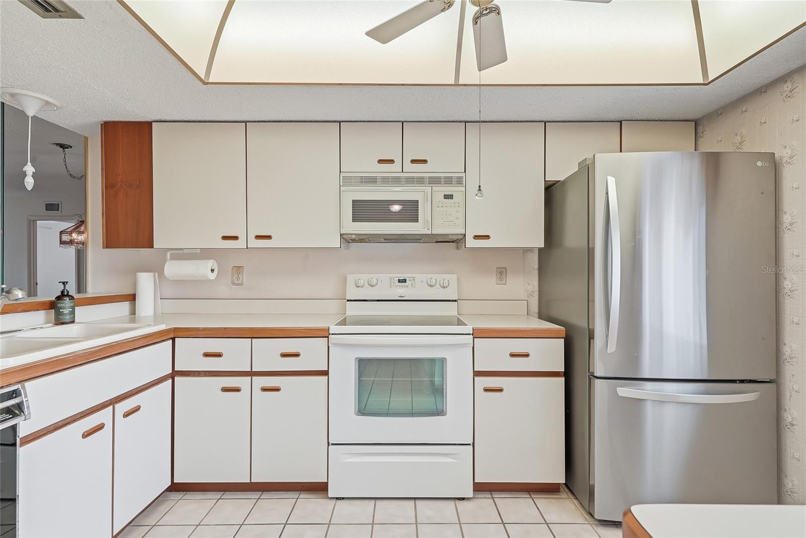 205 MARTHA LN #205 — photo 11