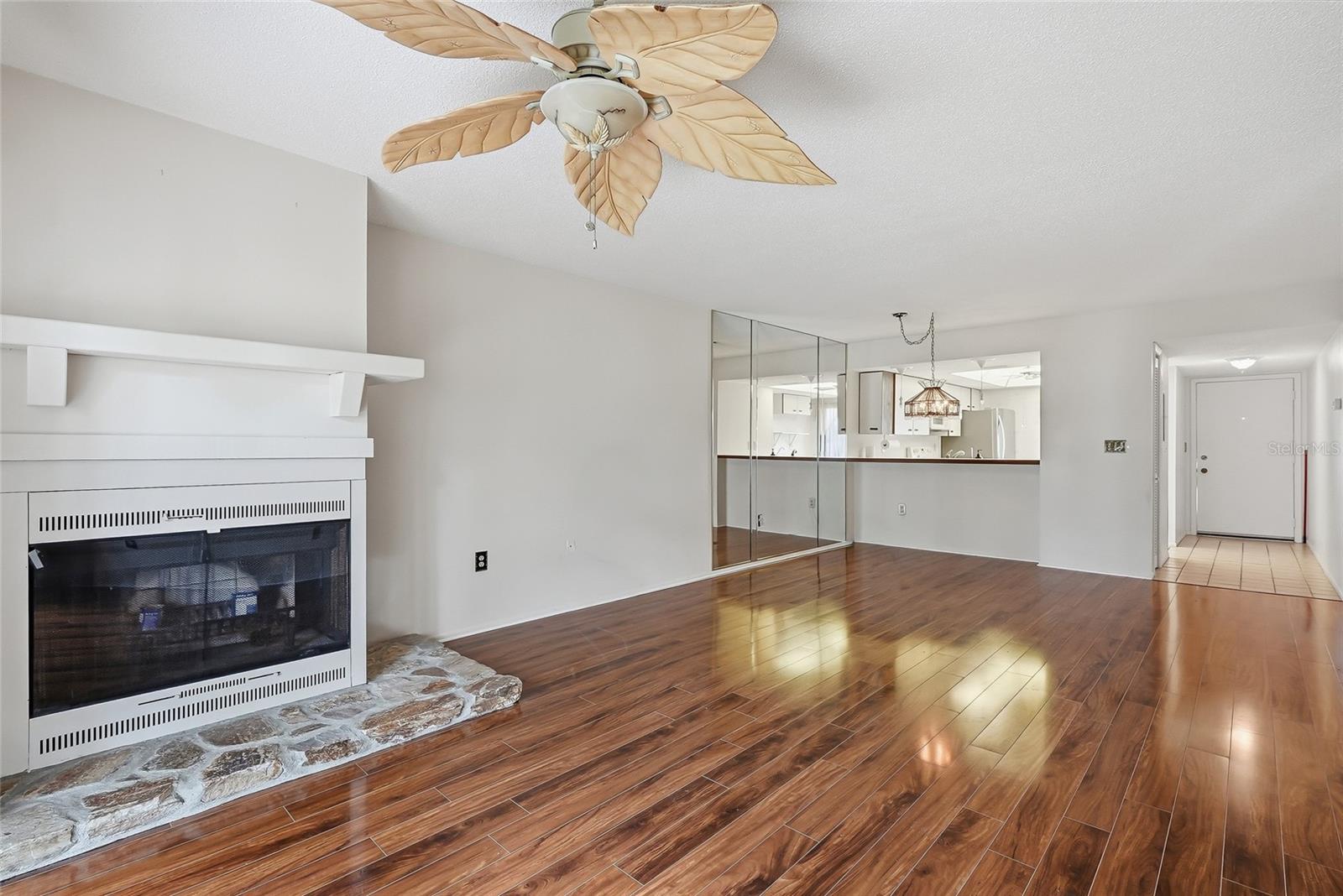 205 MARTHA LN #205 — photo 9