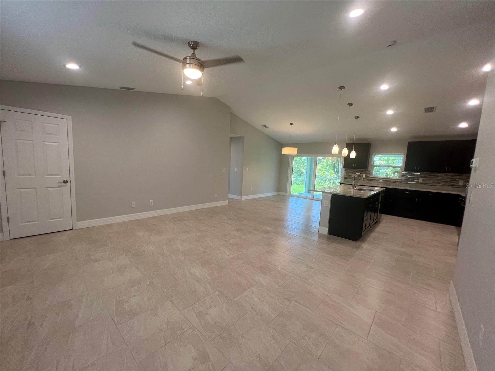 4895 LAS ALMANOS AVE — photo 4