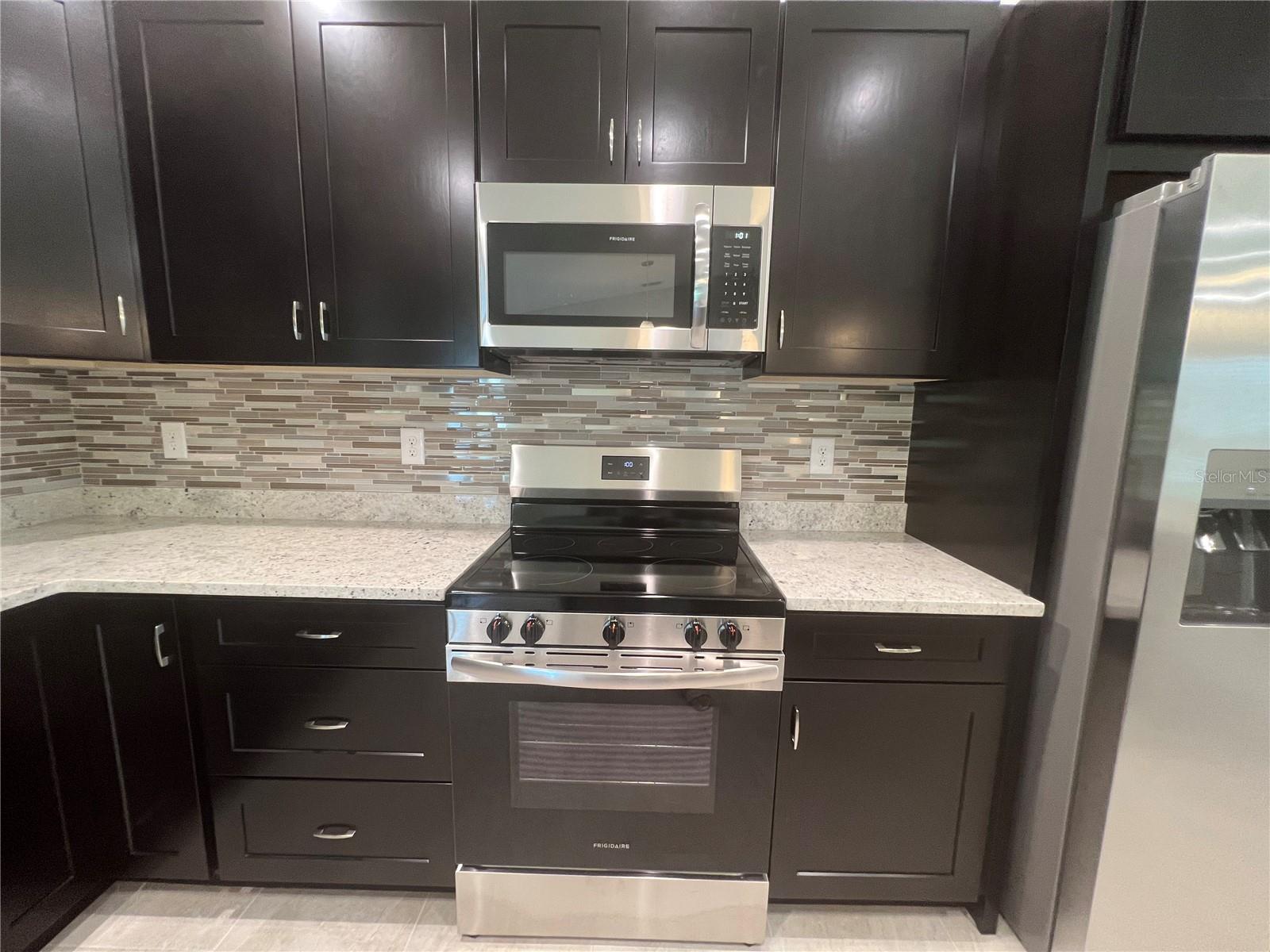 4895 LAS ALMANOS AVE — photo 8