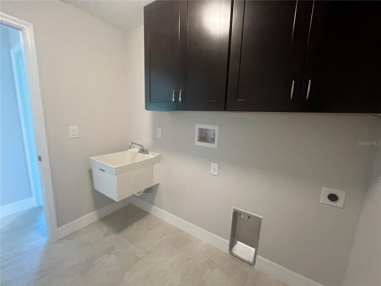 4895 LAS ALMANOS AVE — photo 27