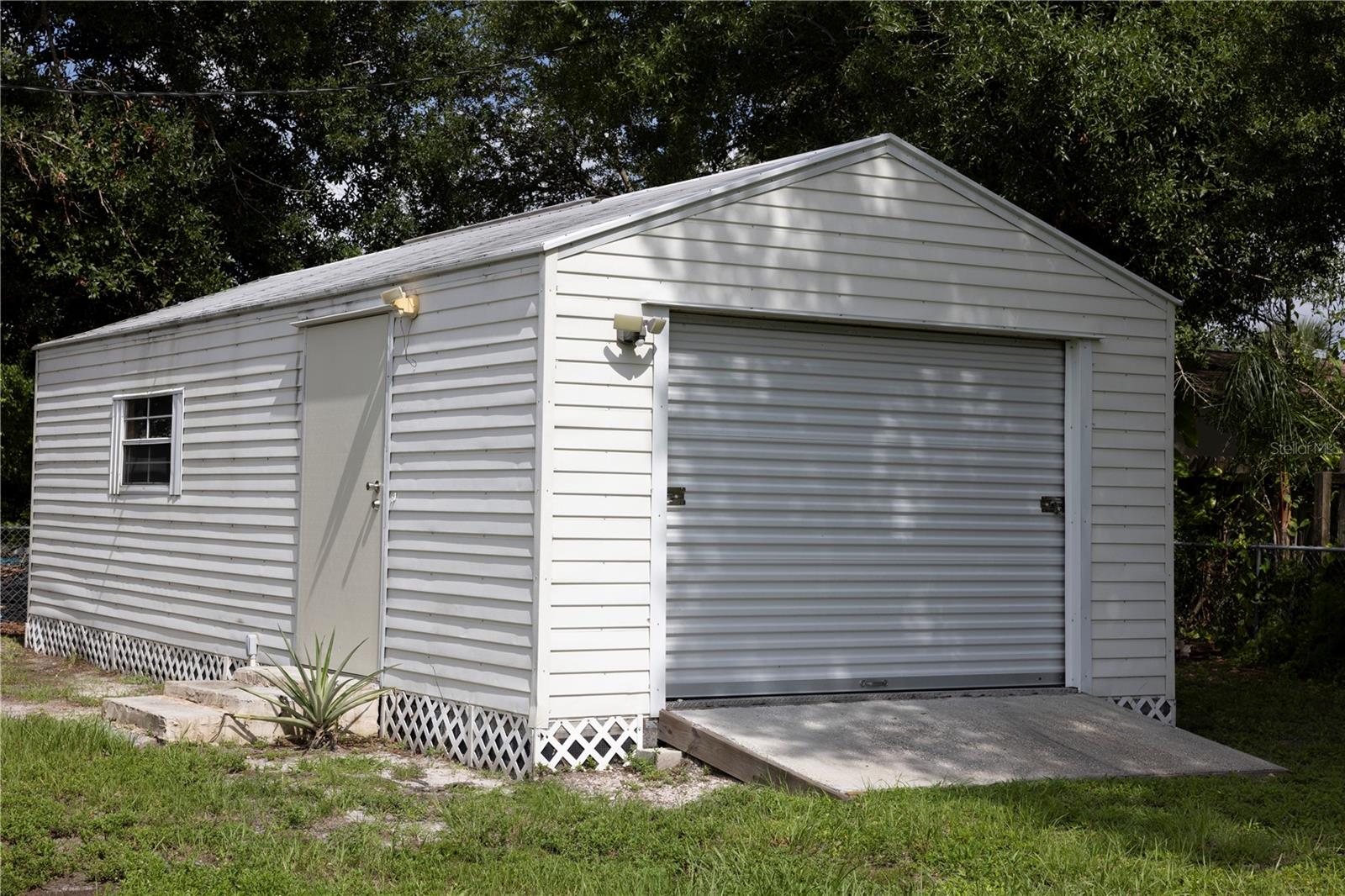 5333 DUNCANWOOD DR — photo 21
