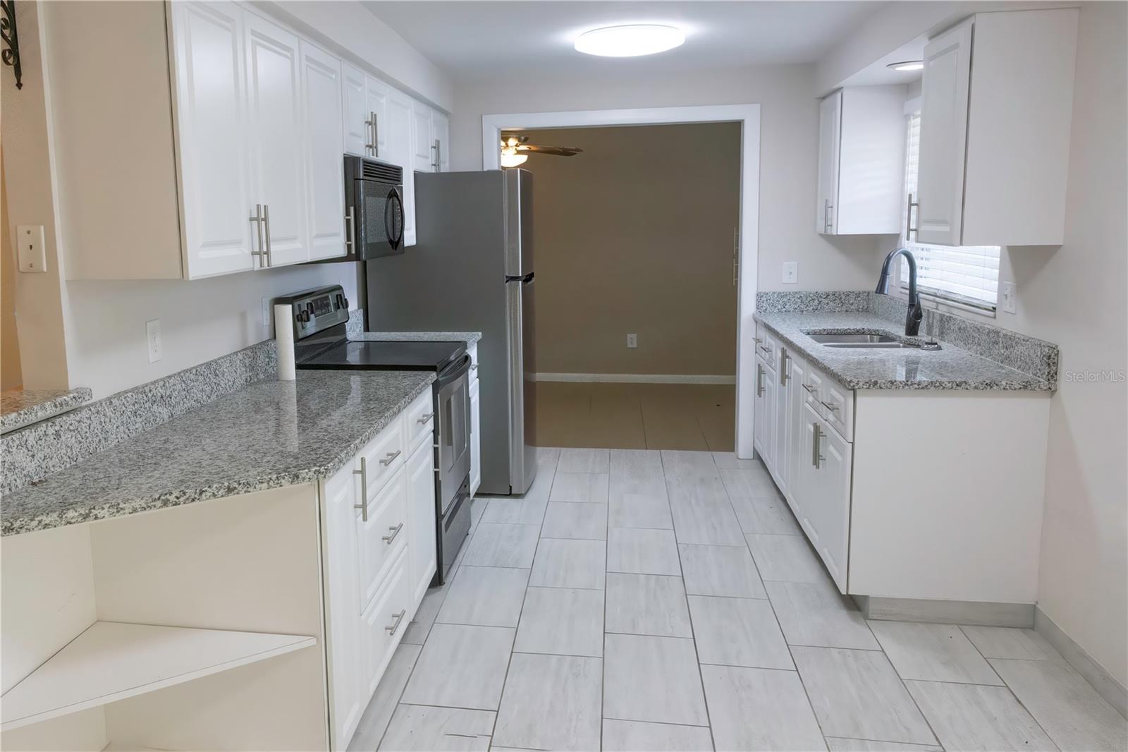 5333 DUNCANWOOD DR — photo 3