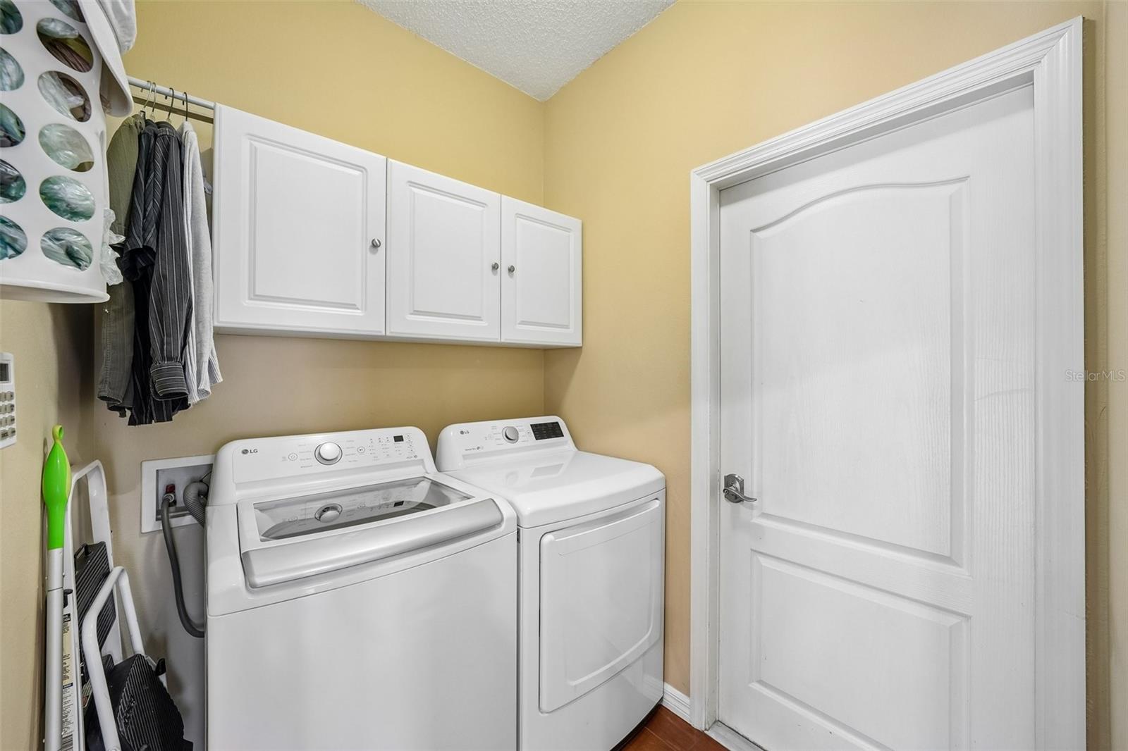 4236 TARKINGTON DR — photo 32