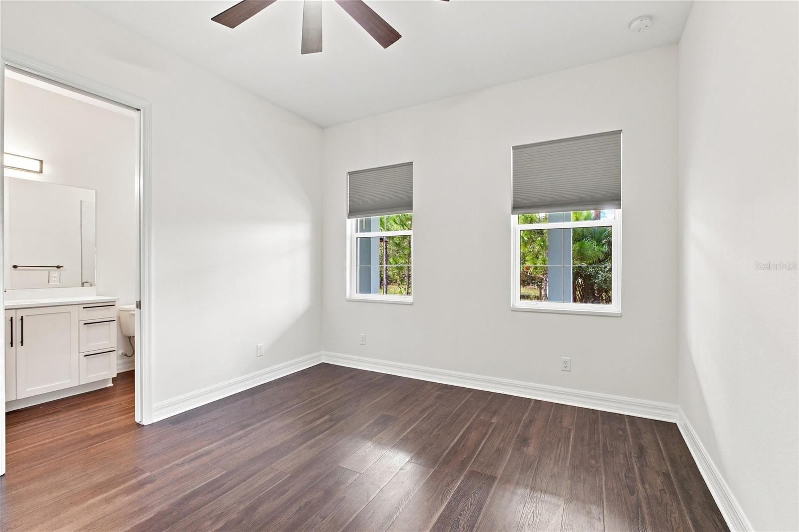8146 TROPICAIRE BLVD — photo 25