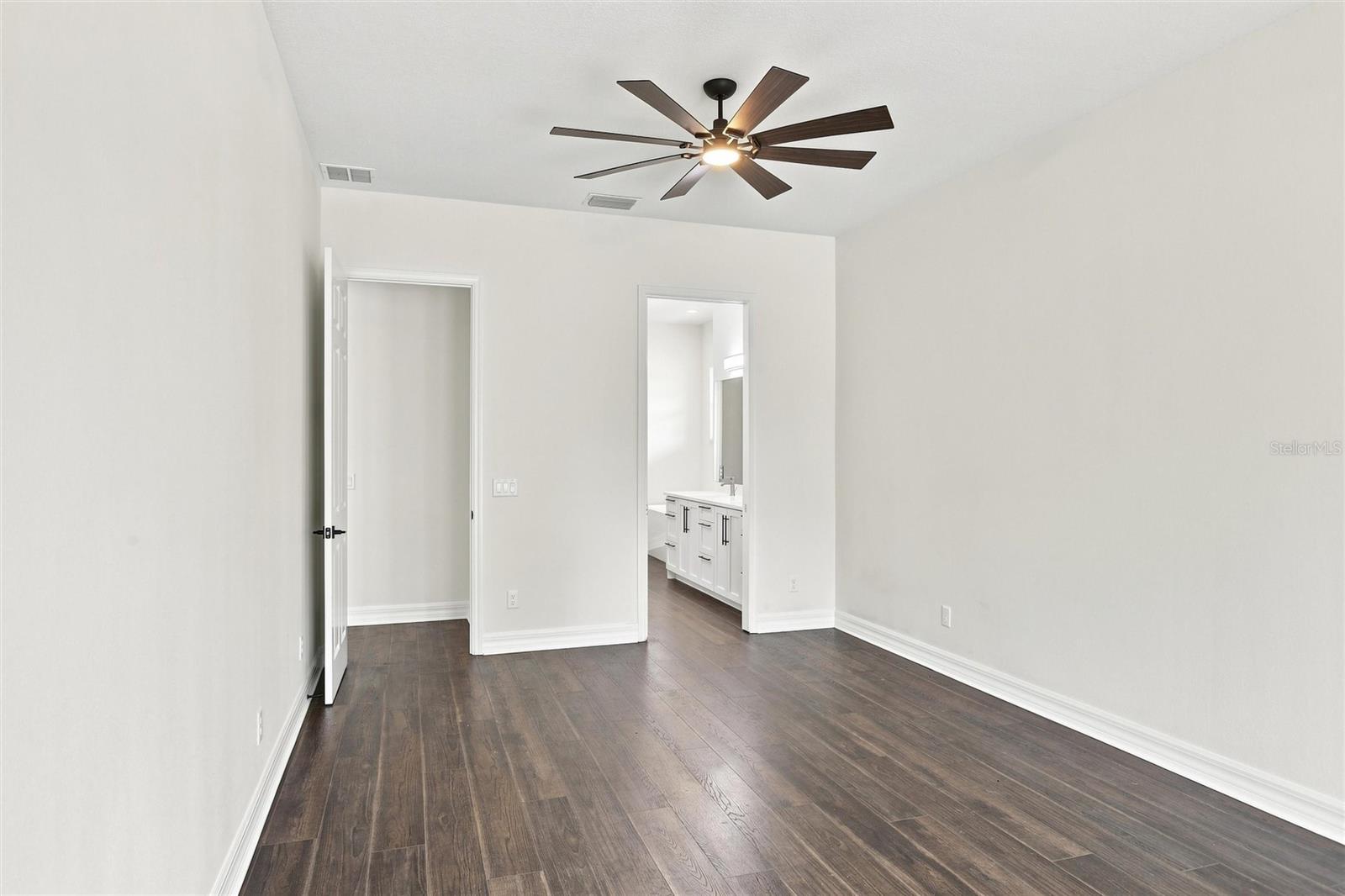 8146 TROPICAIRE BLVD — photo 28