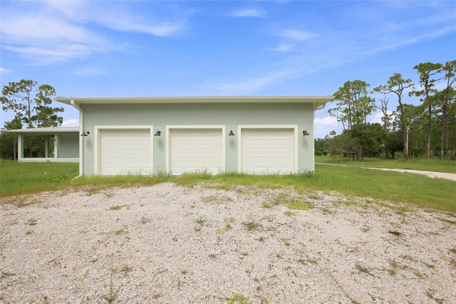8146 TROPICAIRE BLVD — photo 4