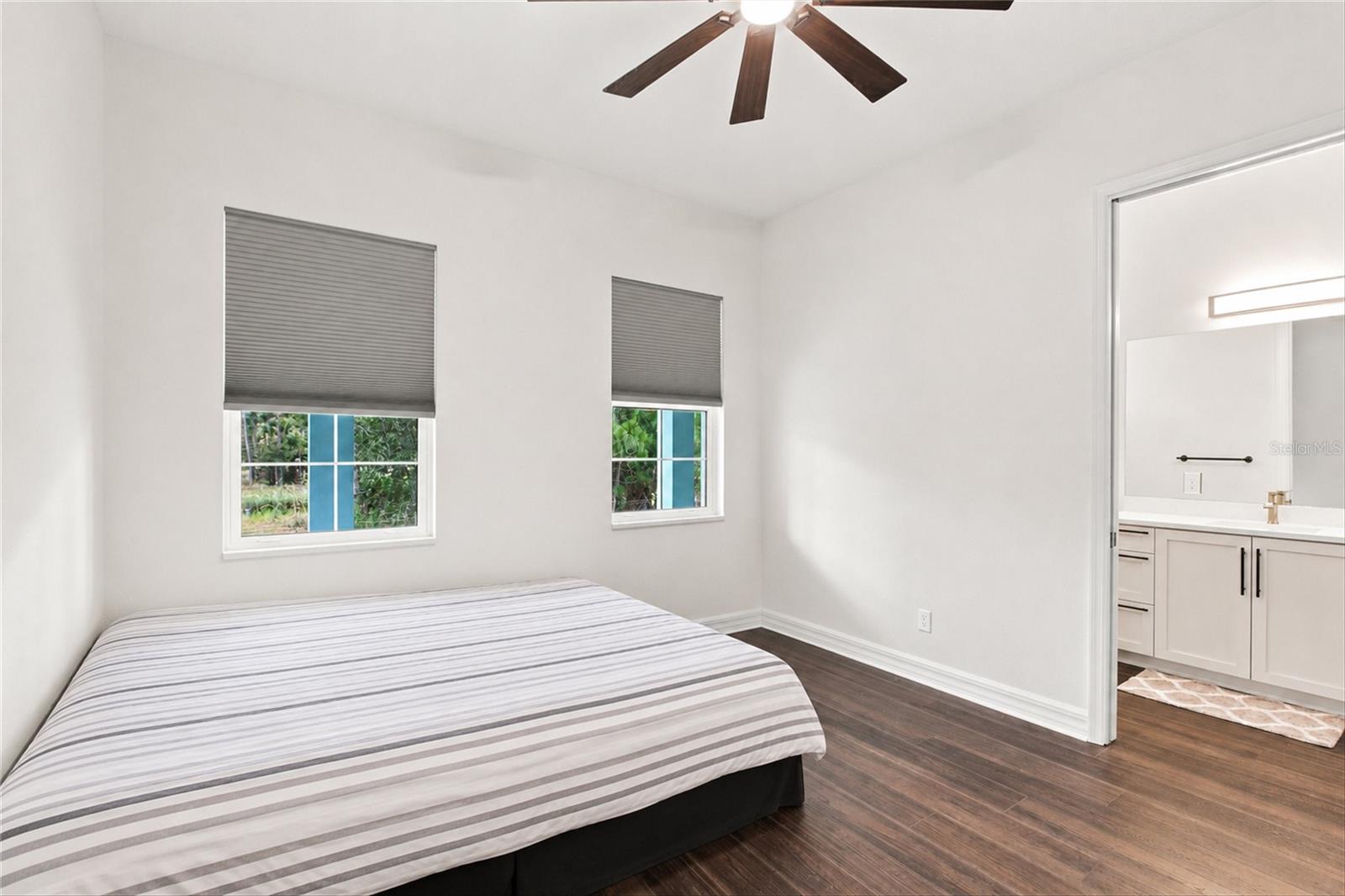 8146 TROPICAIRE BLVD — photo 20