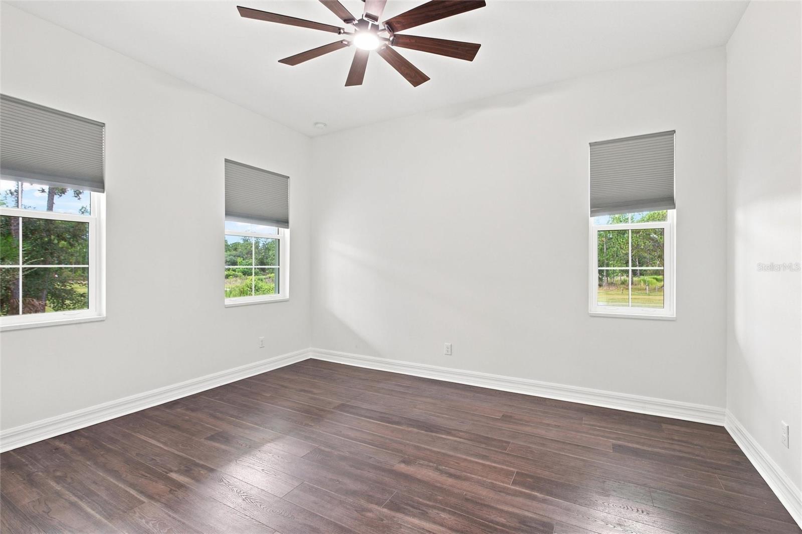 8146 TROPICAIRE BLVD — photo 24