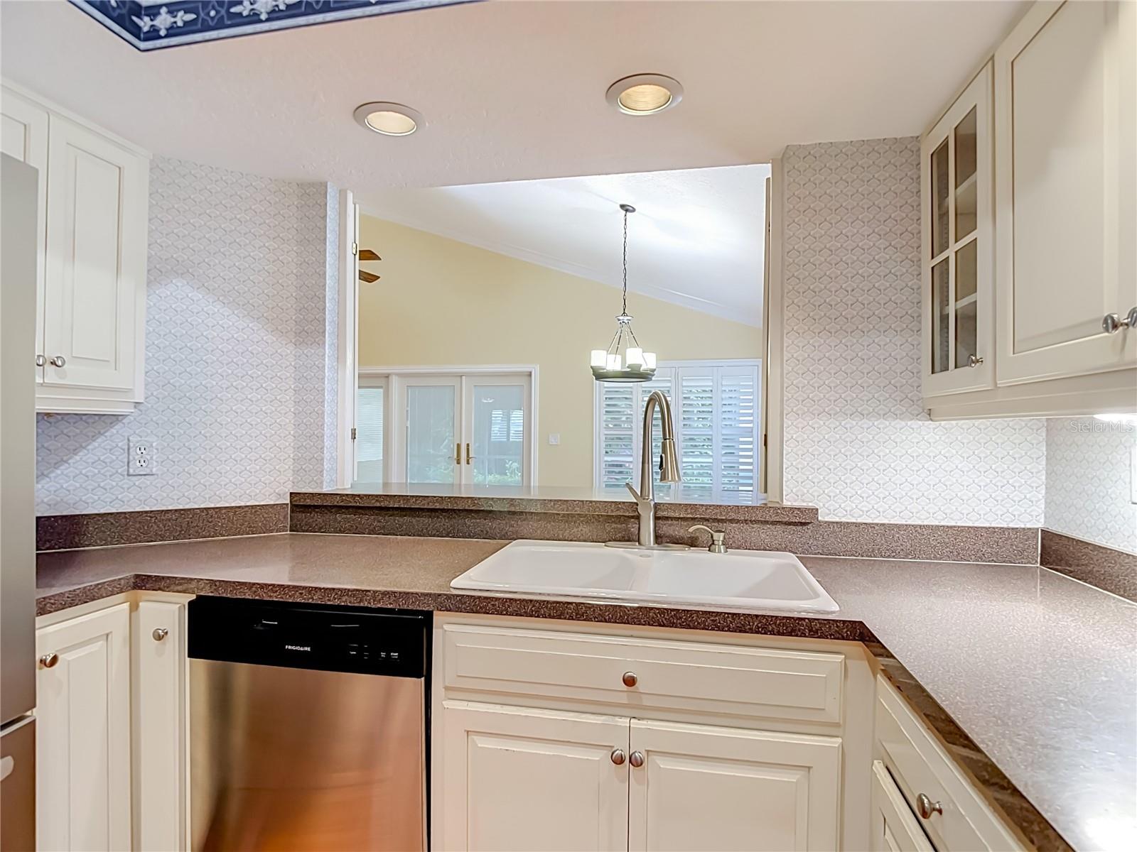 15886 SANCTUARY DR — photo 15