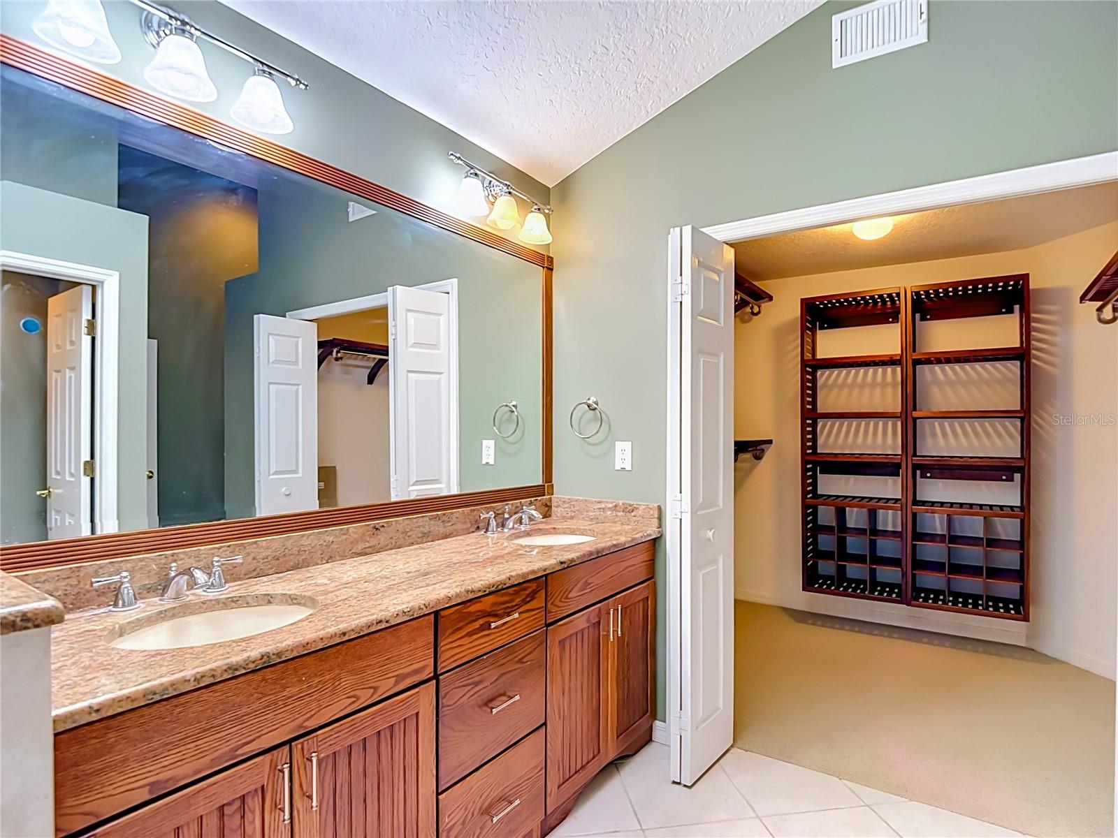 15886 SANCTUARY DR — photo 44