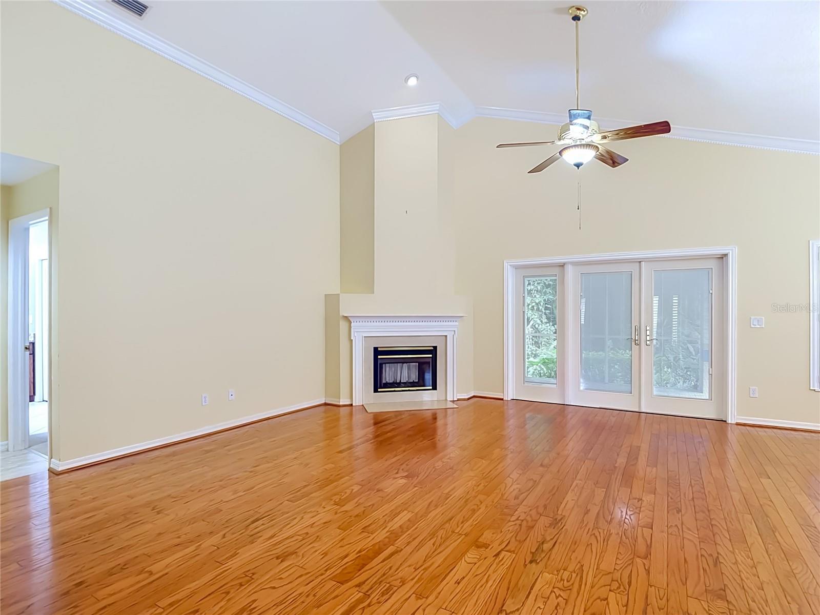 15886 SANCTUARY DR — photo 19