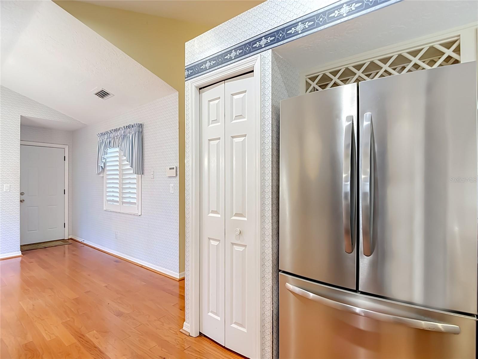 15886 SANCTUARY DR — photo 16