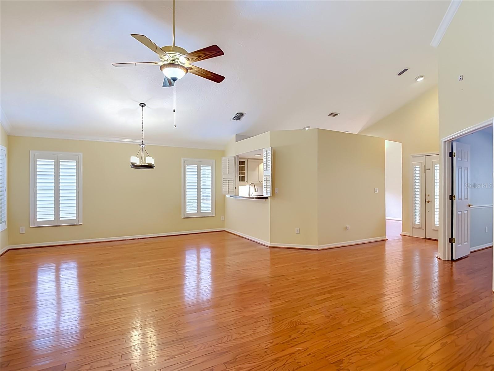15886 SANCTUARY DR — photo 21