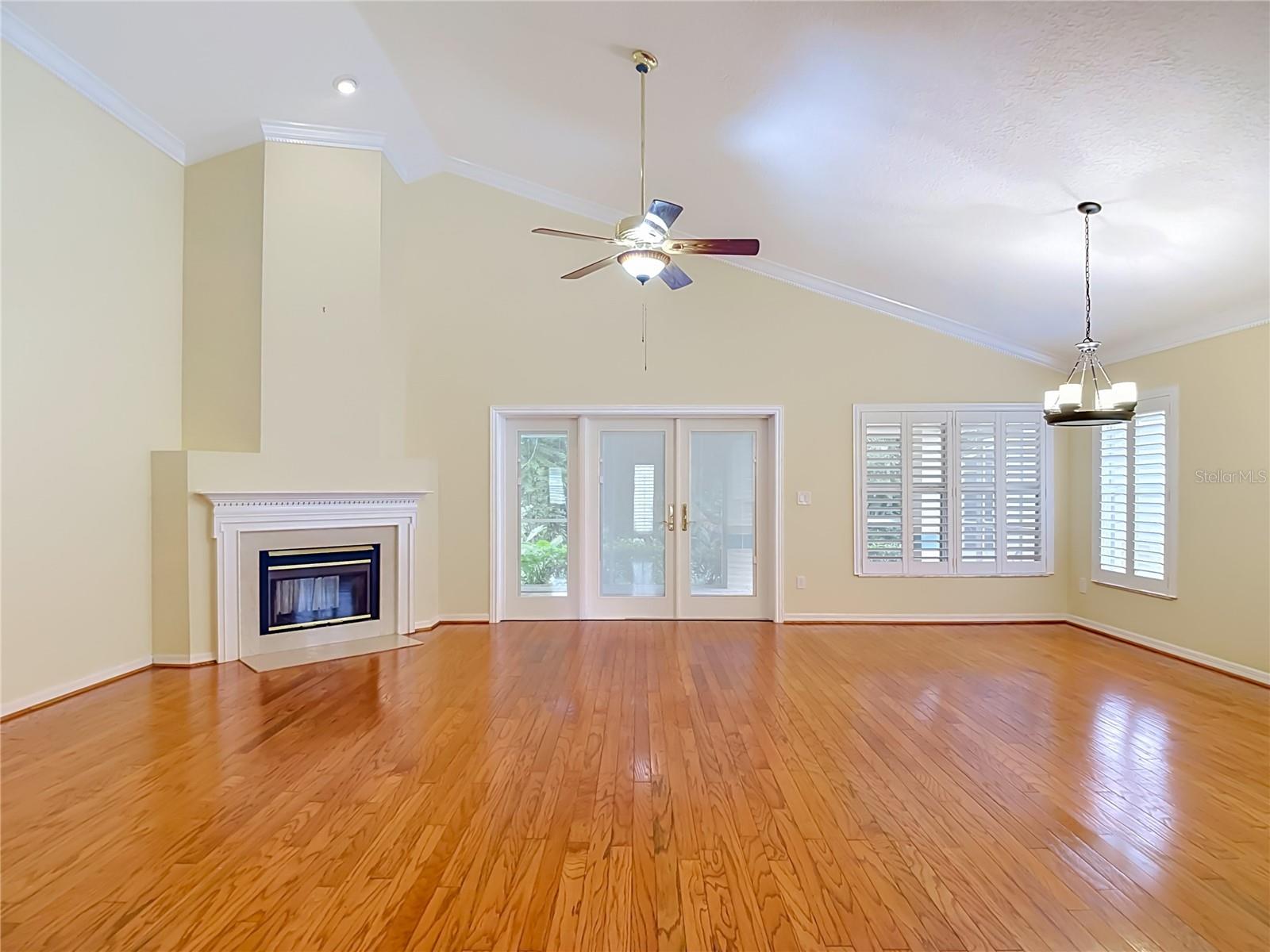 15886 SANCTUARY DR — photo 18
