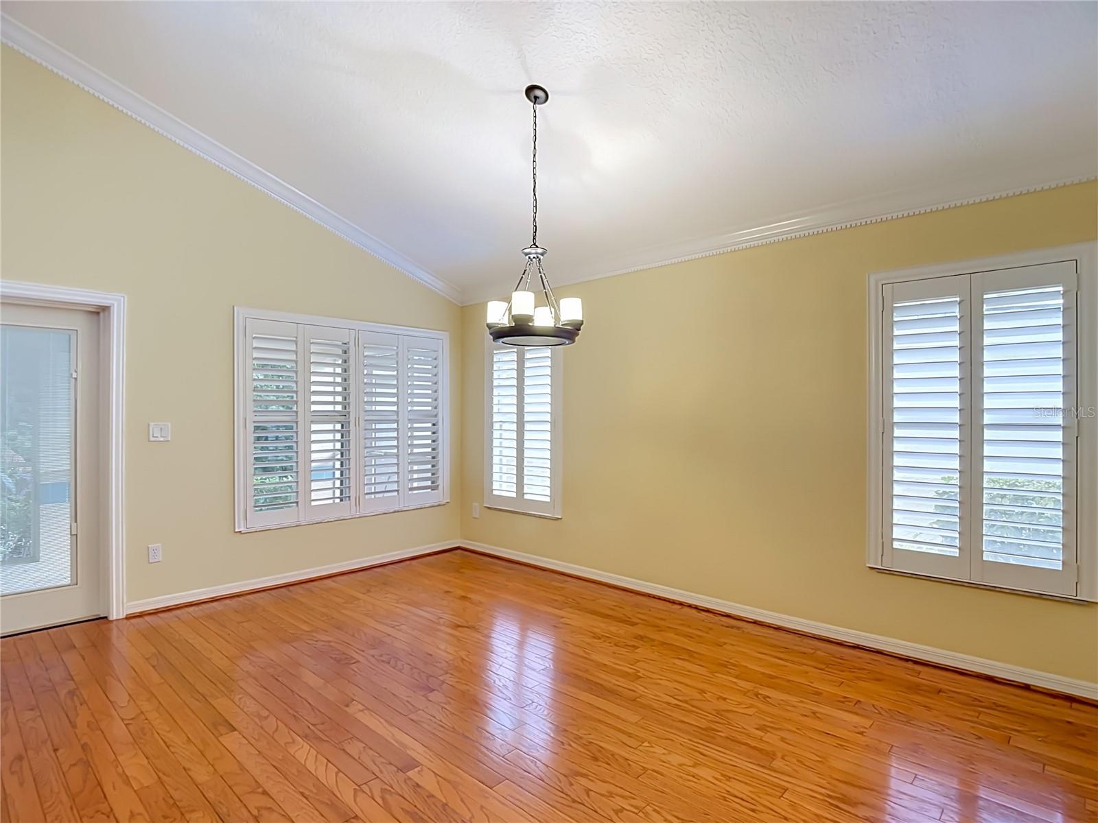 15886 SANCTUARY DR — photo 23