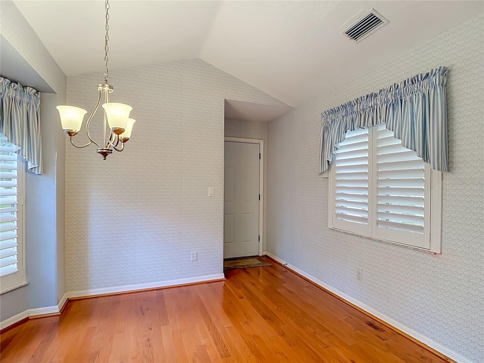 15886 SANCTUARY DR — photo 9