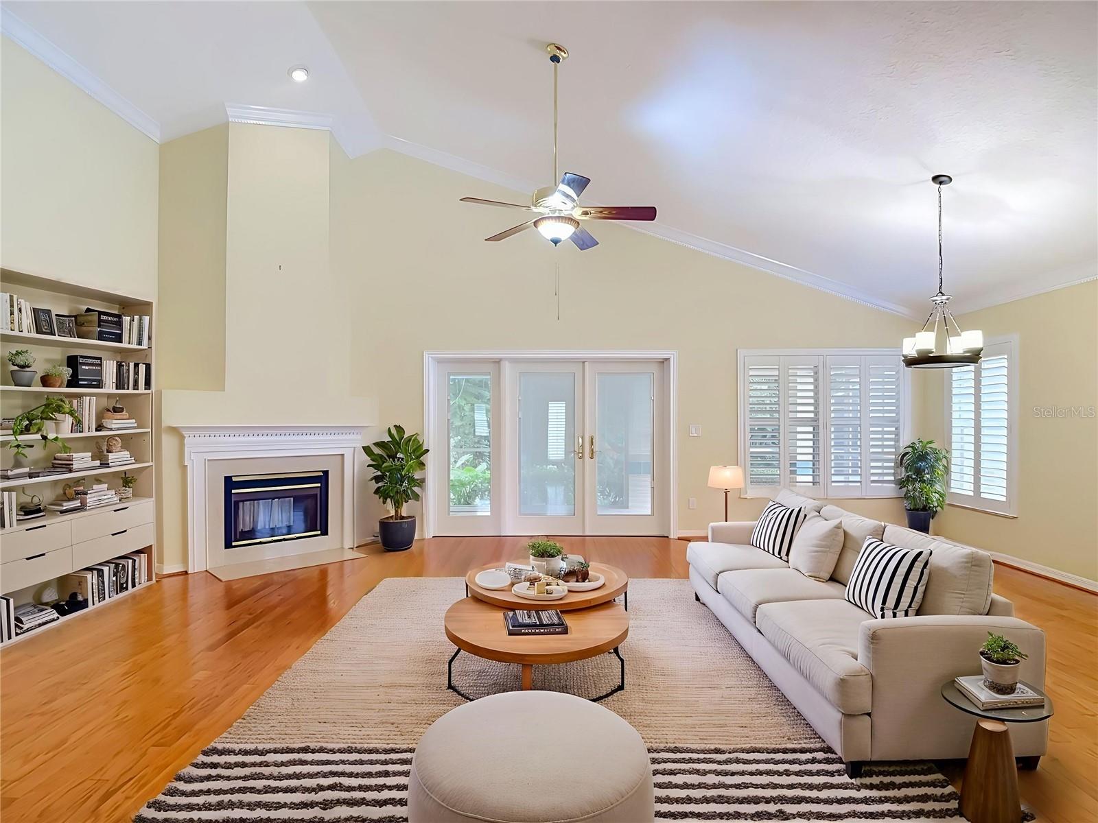 15886 SANCTUARY DR — photo 2