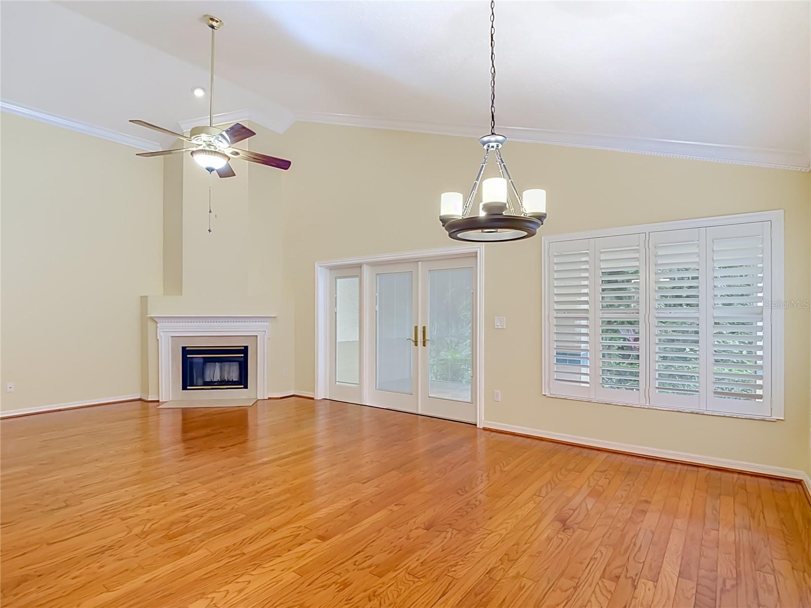 15886 SANCTUARY DR — photo 24