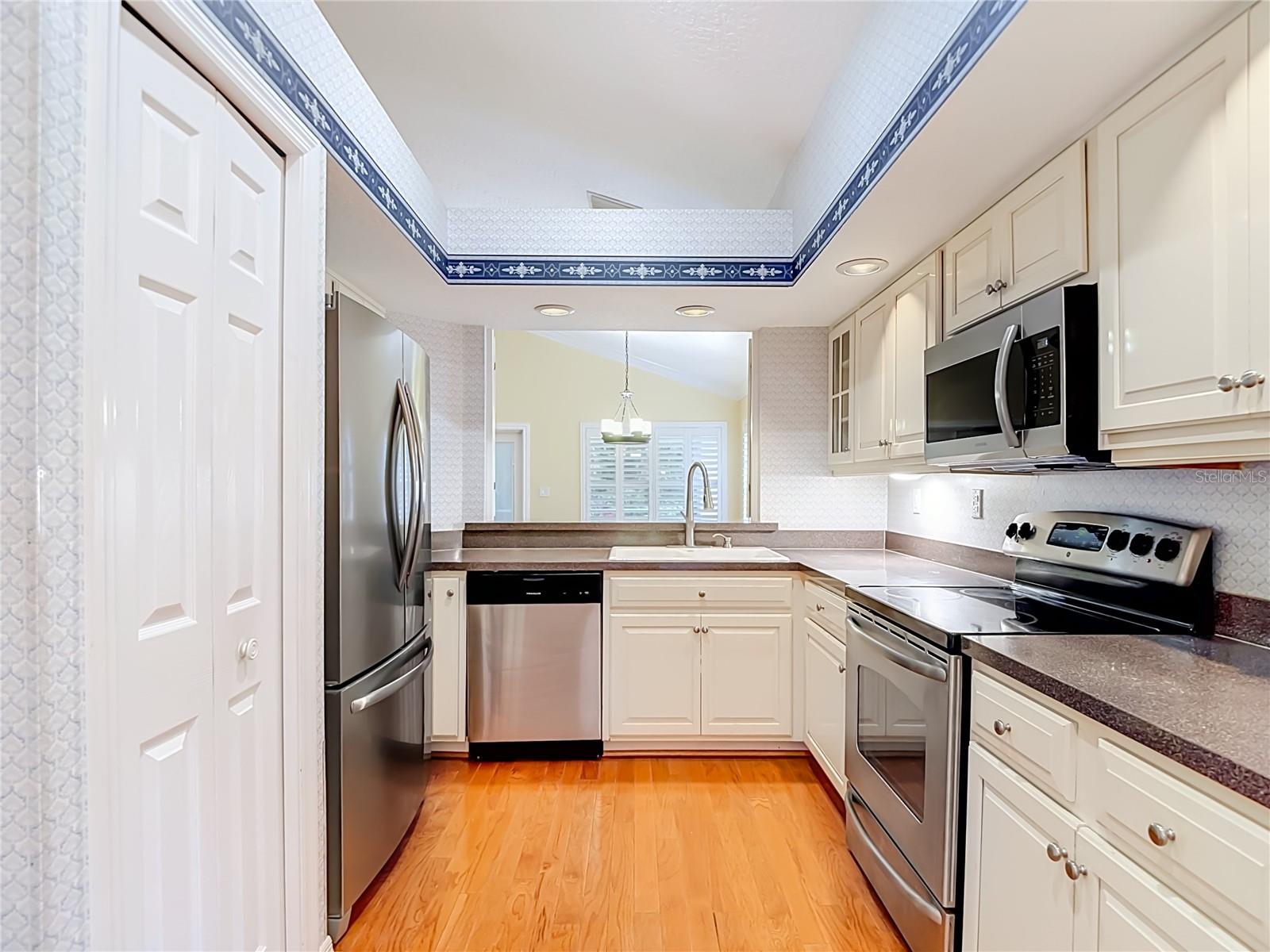 15886 SANCTUARY DR — photo 13