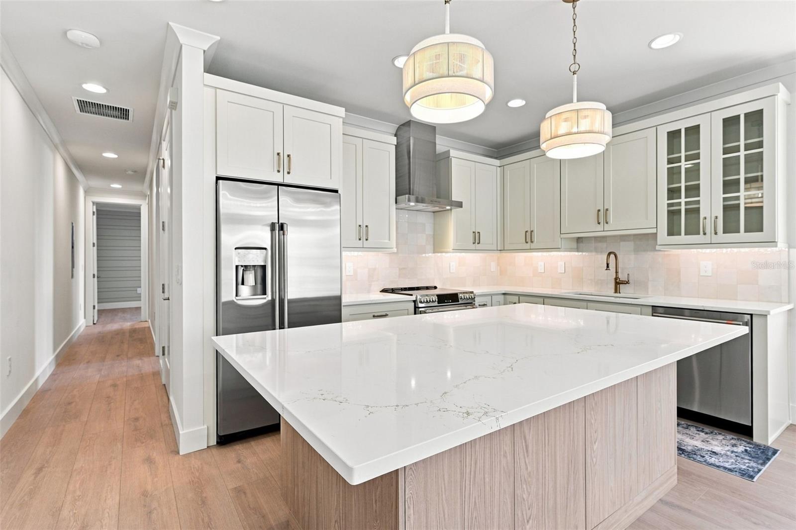19101 GULF BLVD — photo 18