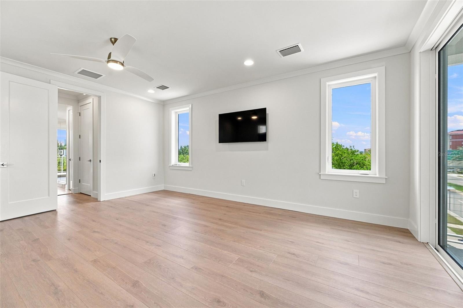 19101 GULF BLVD — photo 43