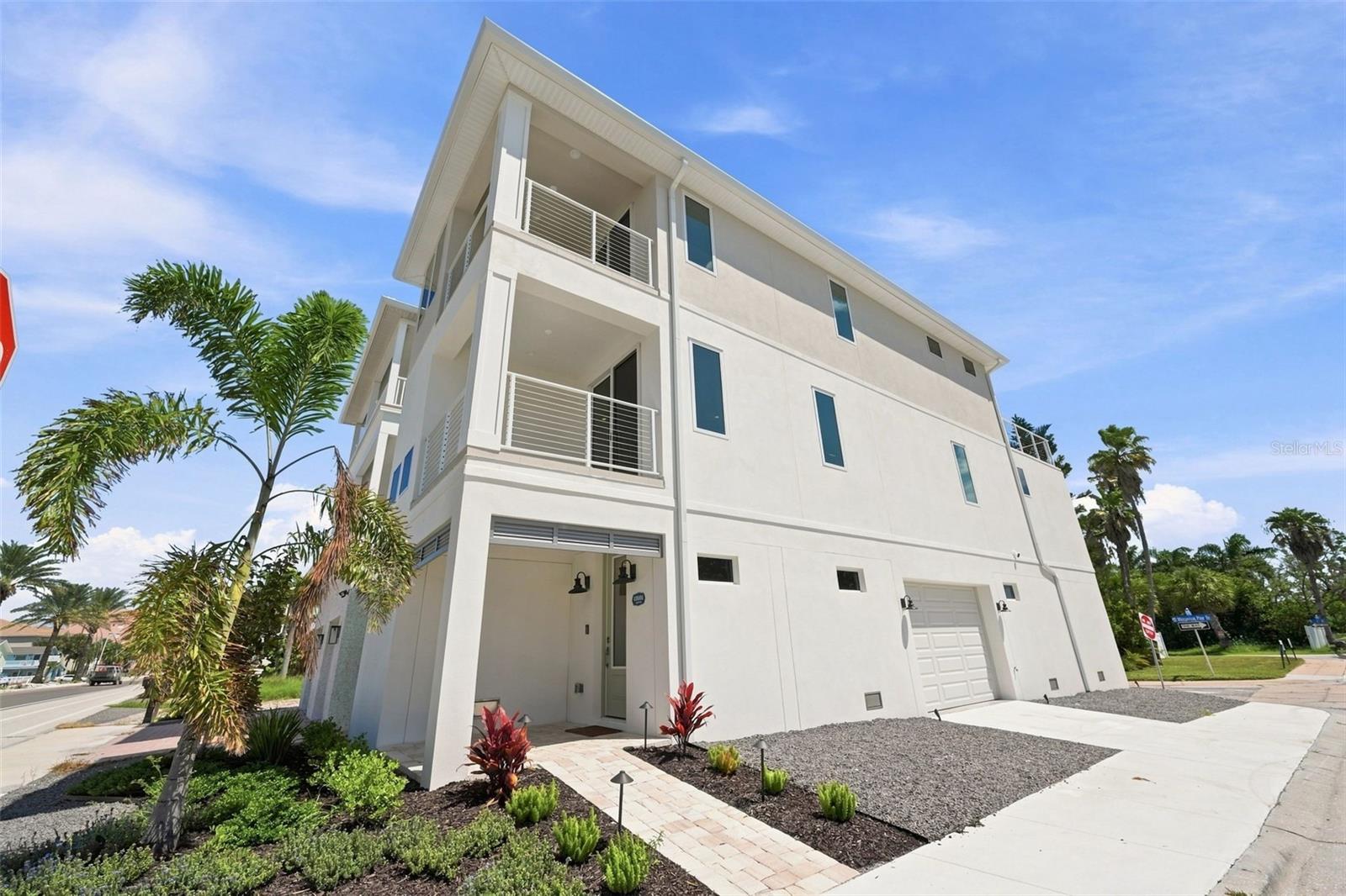 19101 GULF BLVD — photo 58