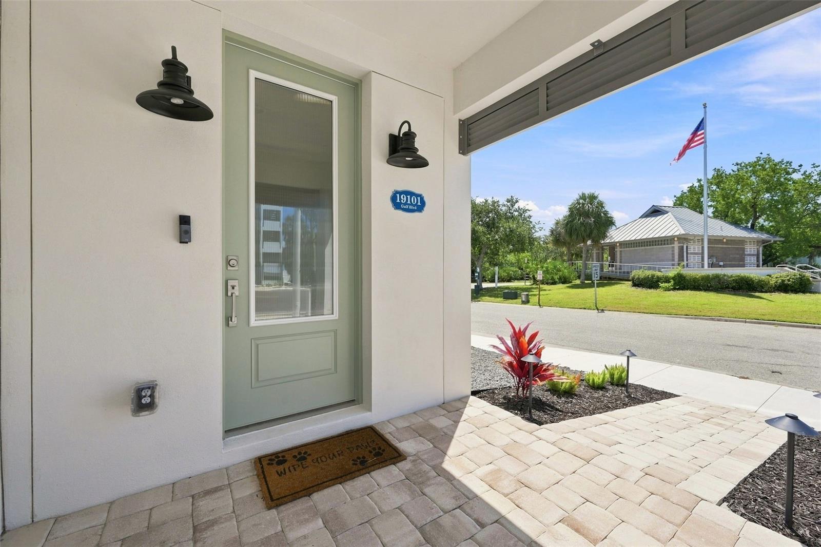 19101 GULF BLVD — photo 3