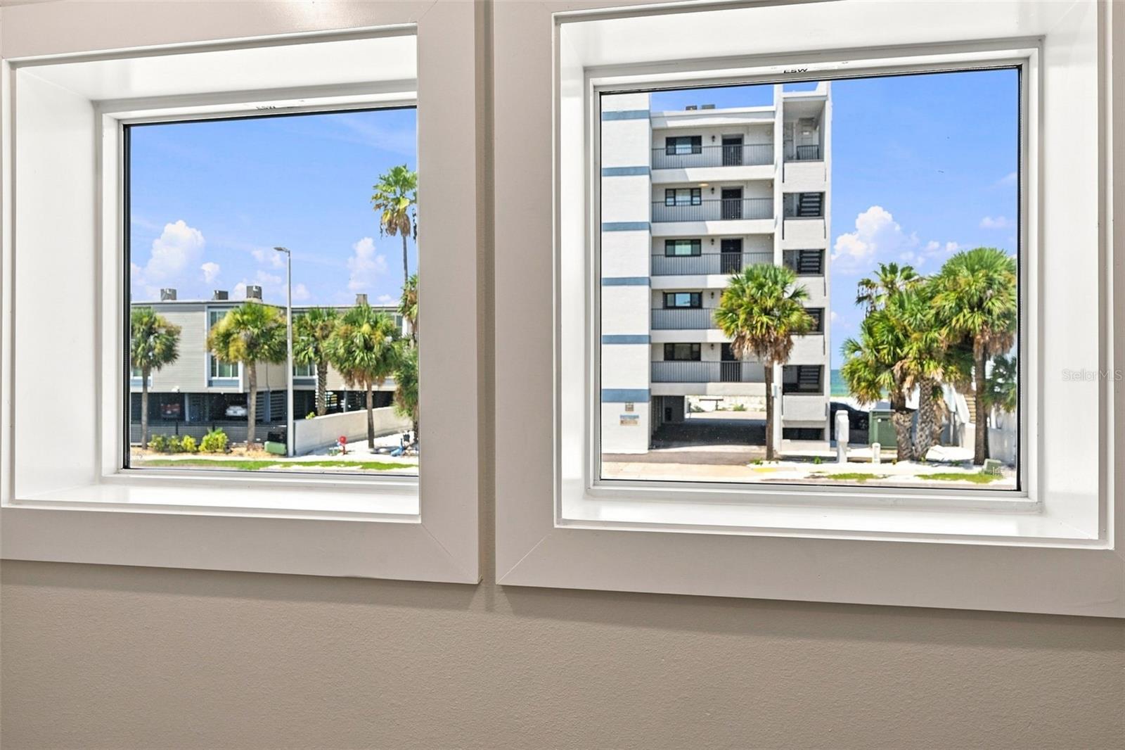 19101 GULF BLVD — photo 37