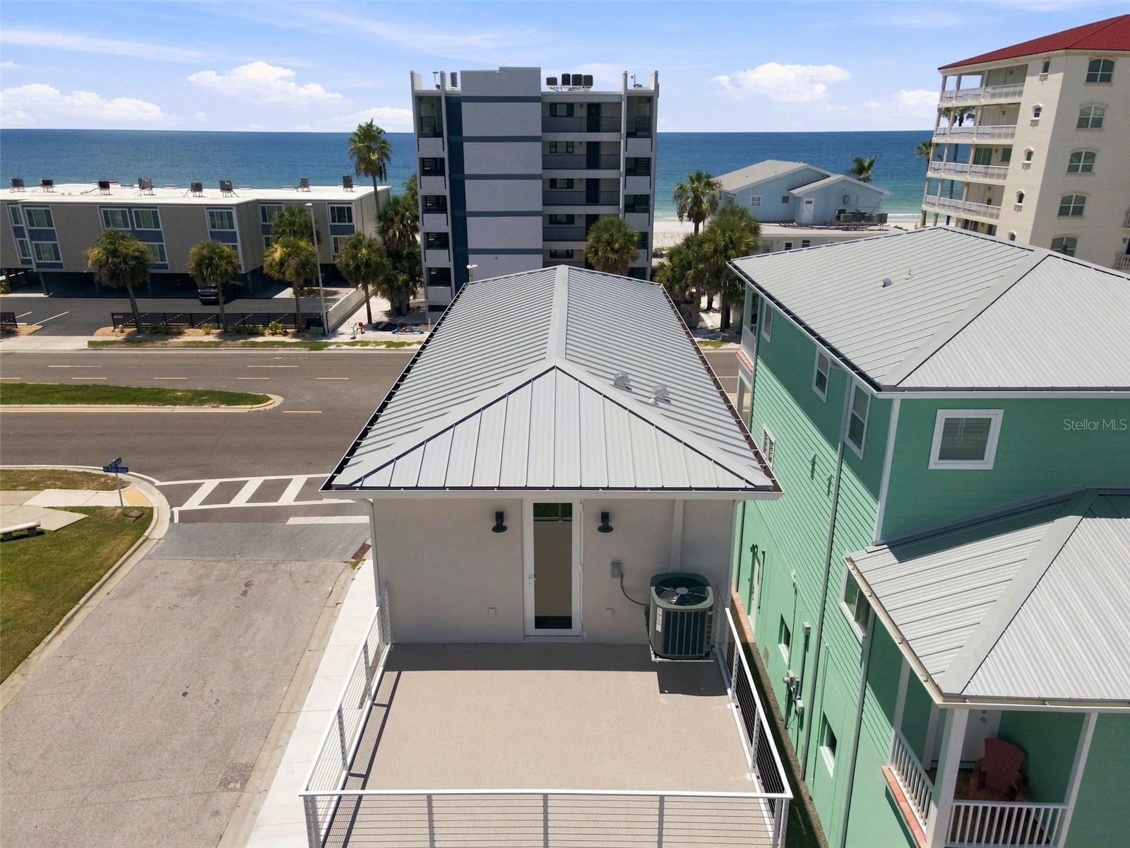 19101 GULF BLVD — photo 56