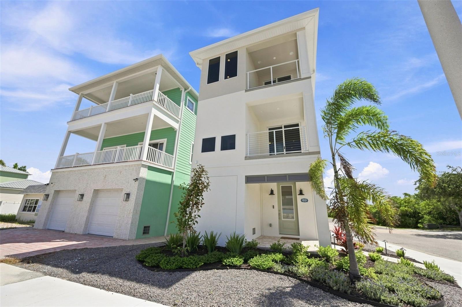 19101 GULF BLVD — photo 2