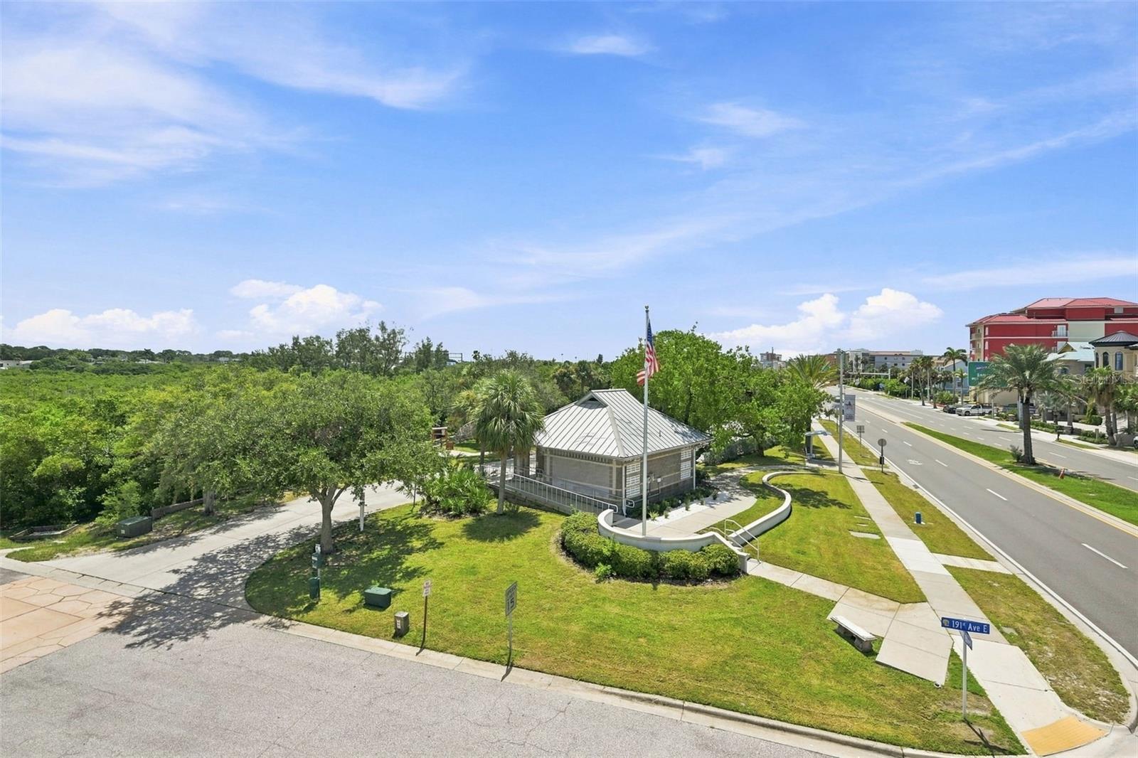 19101 GULF BLVD — photo 41