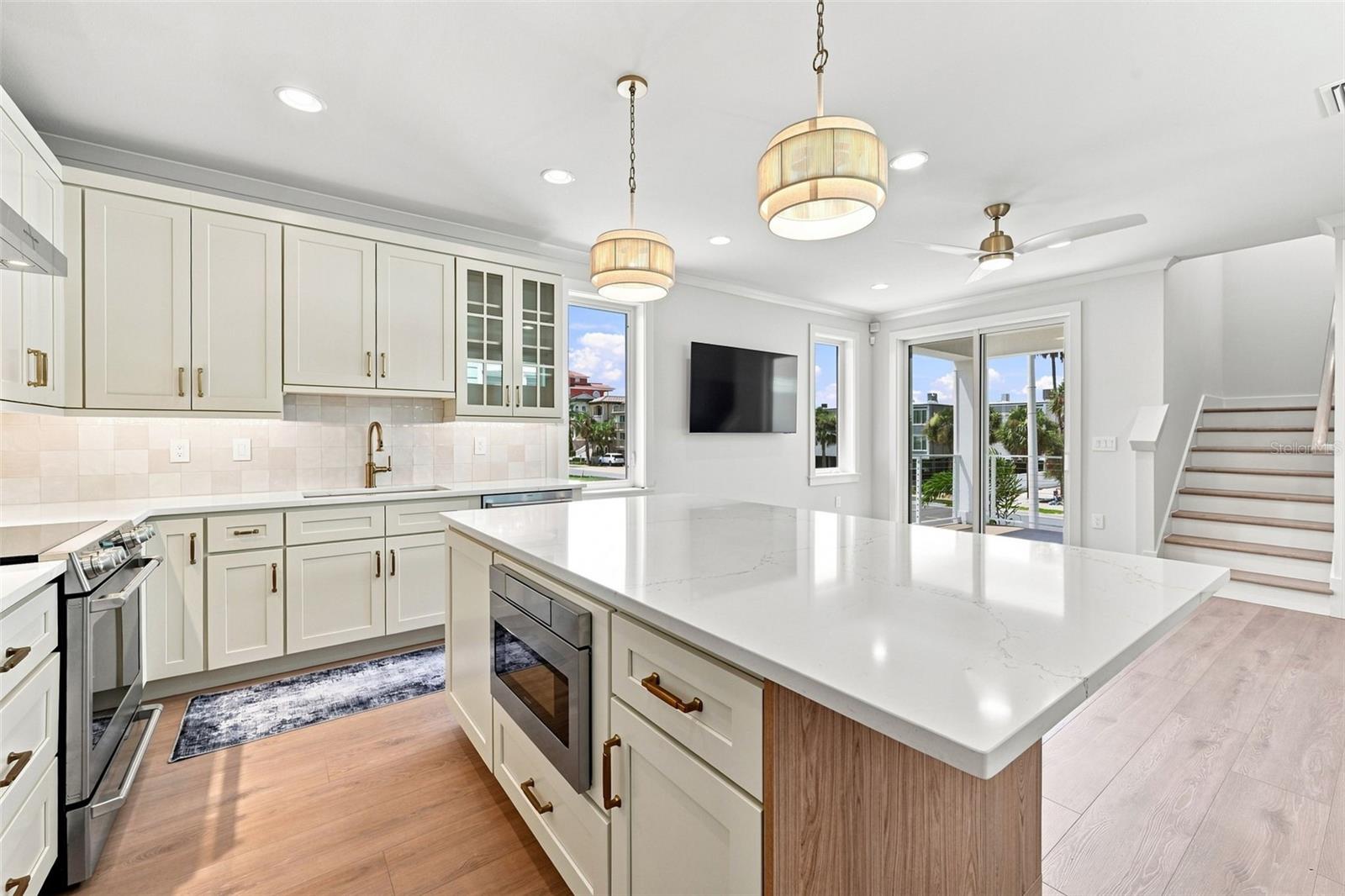 19101 GULF BLVD — photo 12