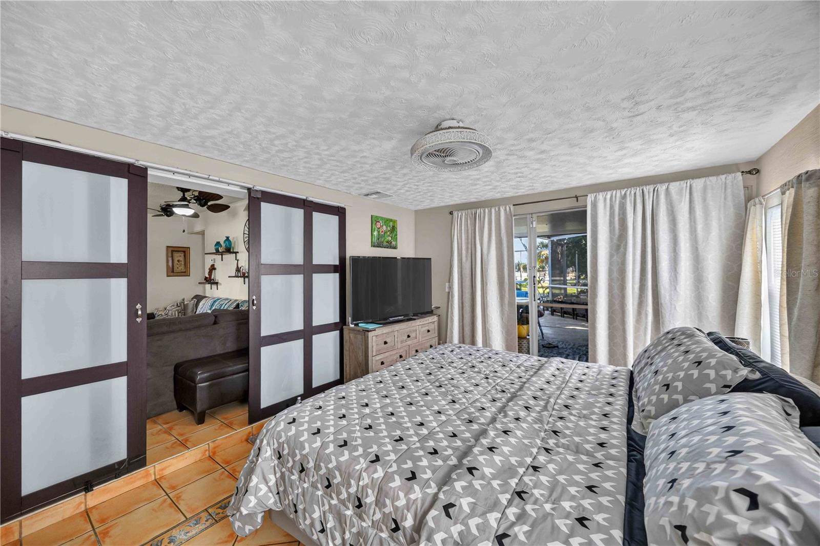 8093 HERBISON AVE — photo 18