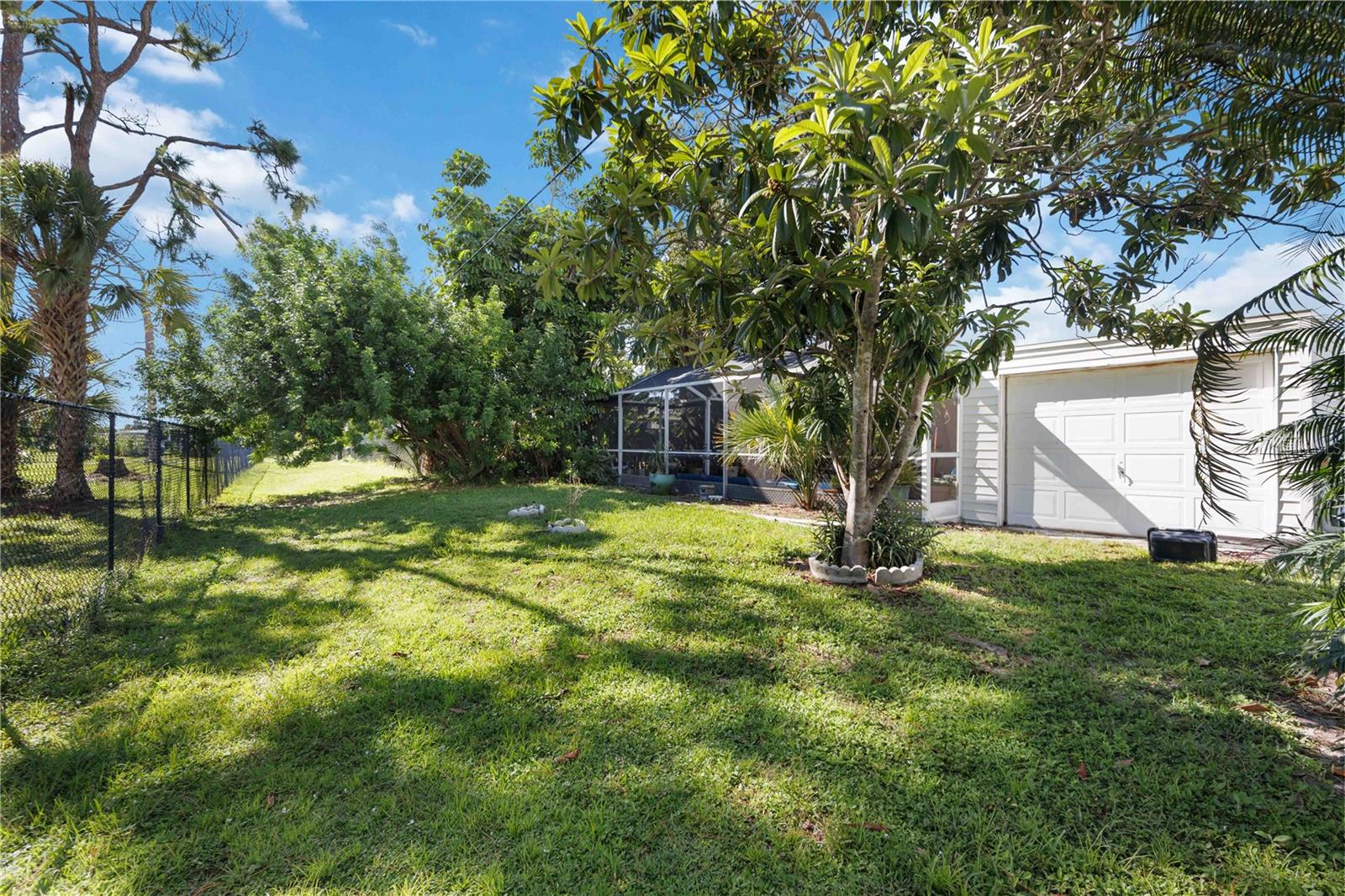 8093 HERBISON AVE — photo 29