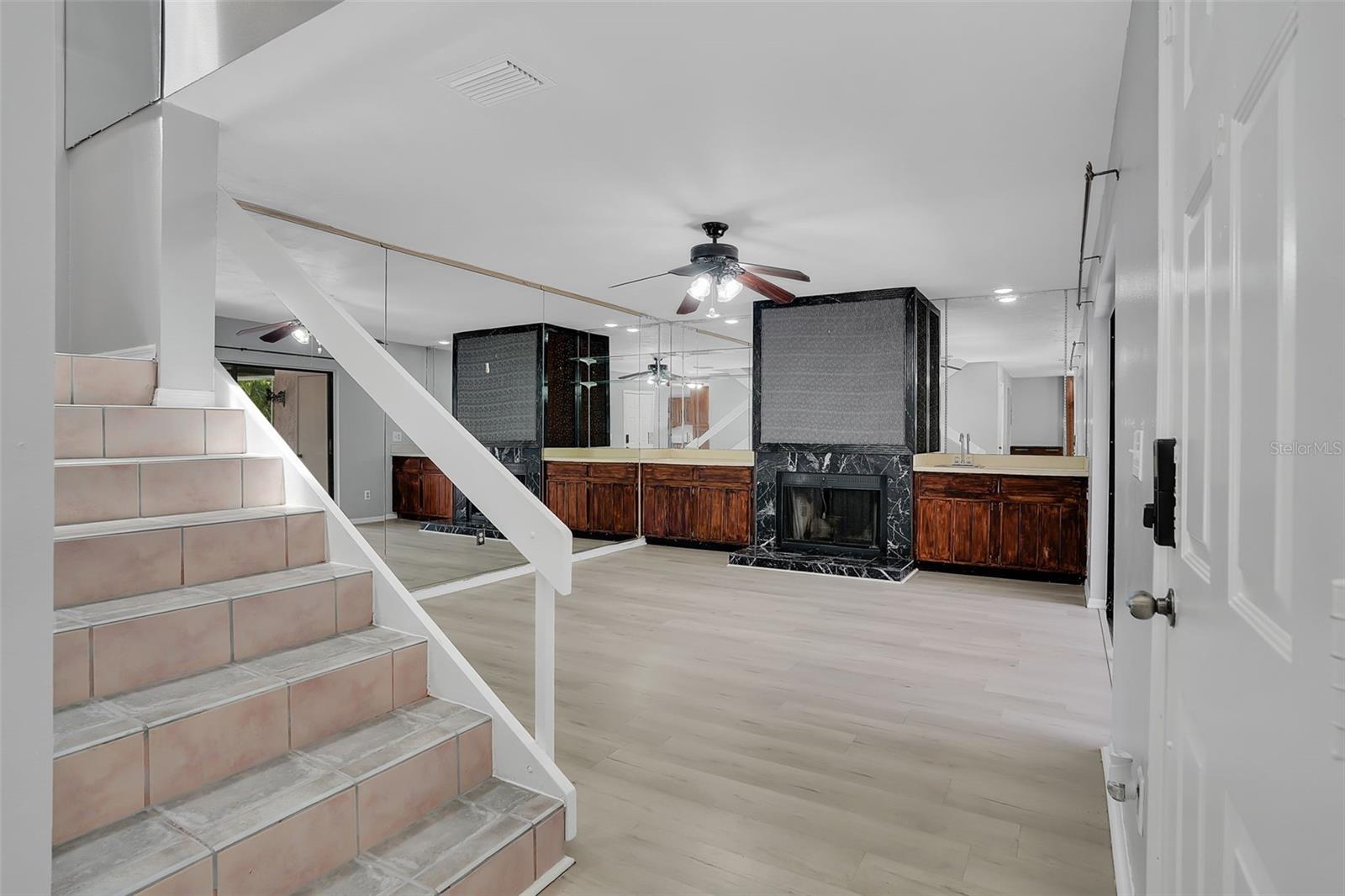 15217 W POND WOODS DR — photo 3