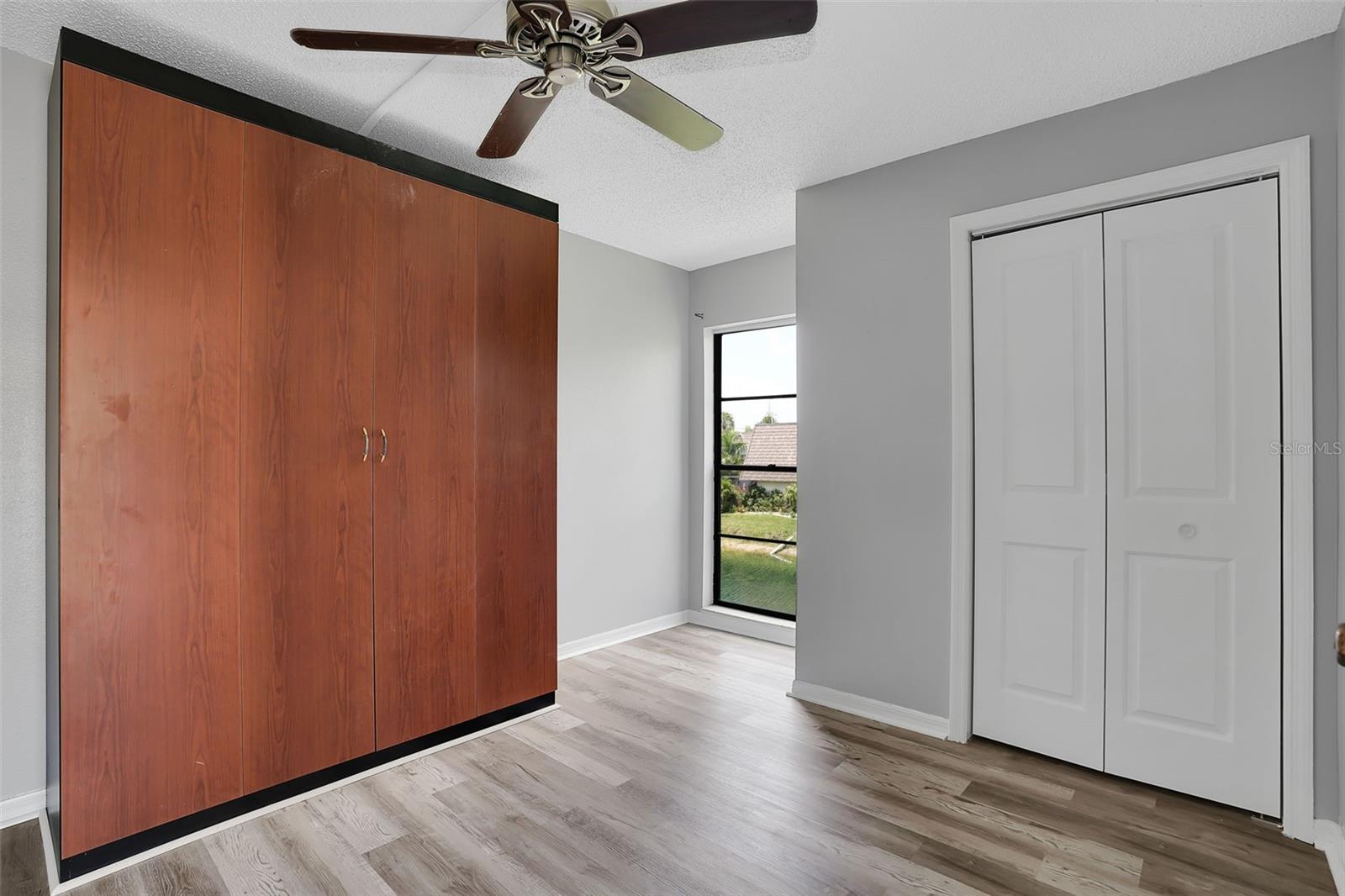 15217 W POND WOODS DR — photo 30