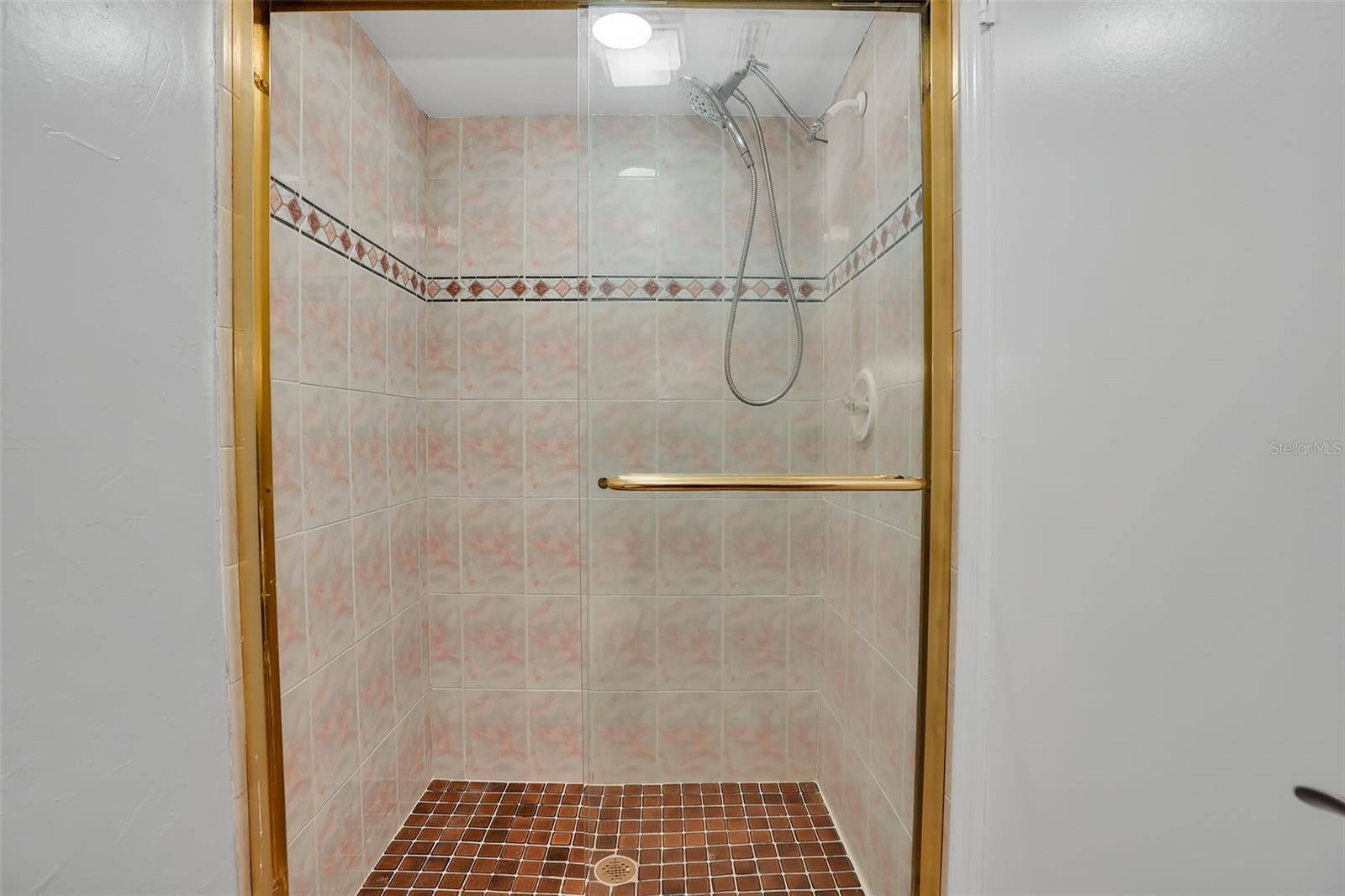 15217 W POND WOODS DR — photo 29