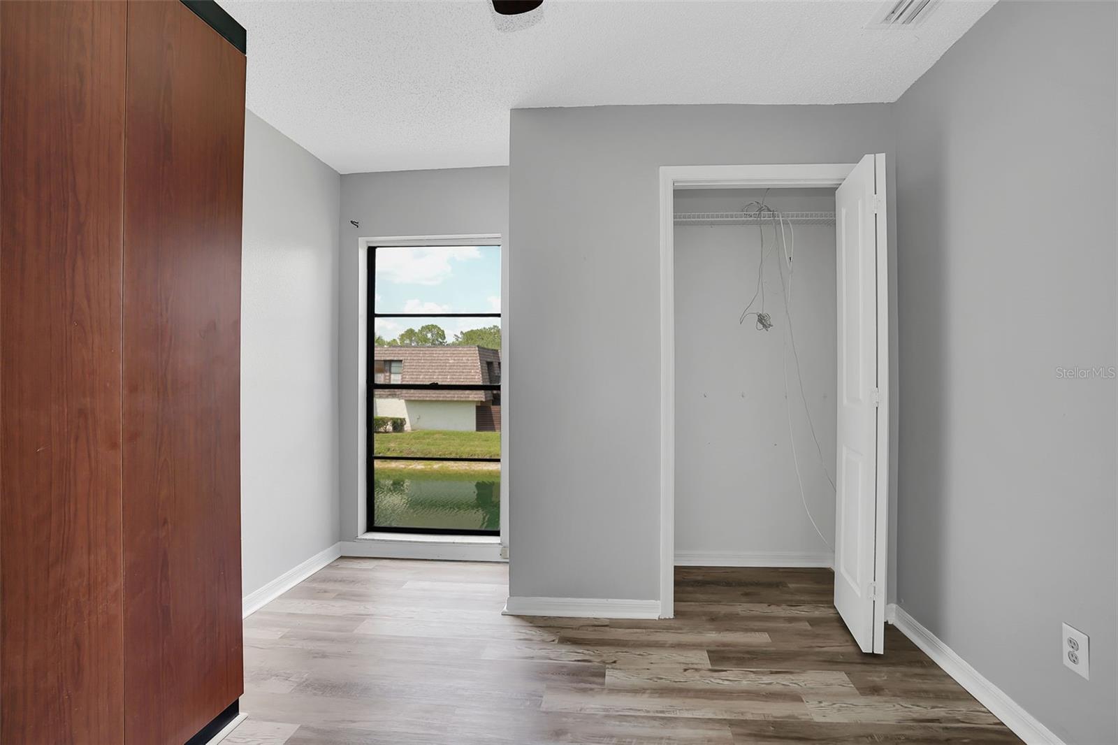 15217 W POND WOODS DR — photo 33